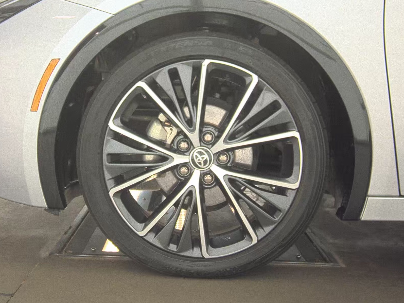 2024 Toyota Prius XLE FWD