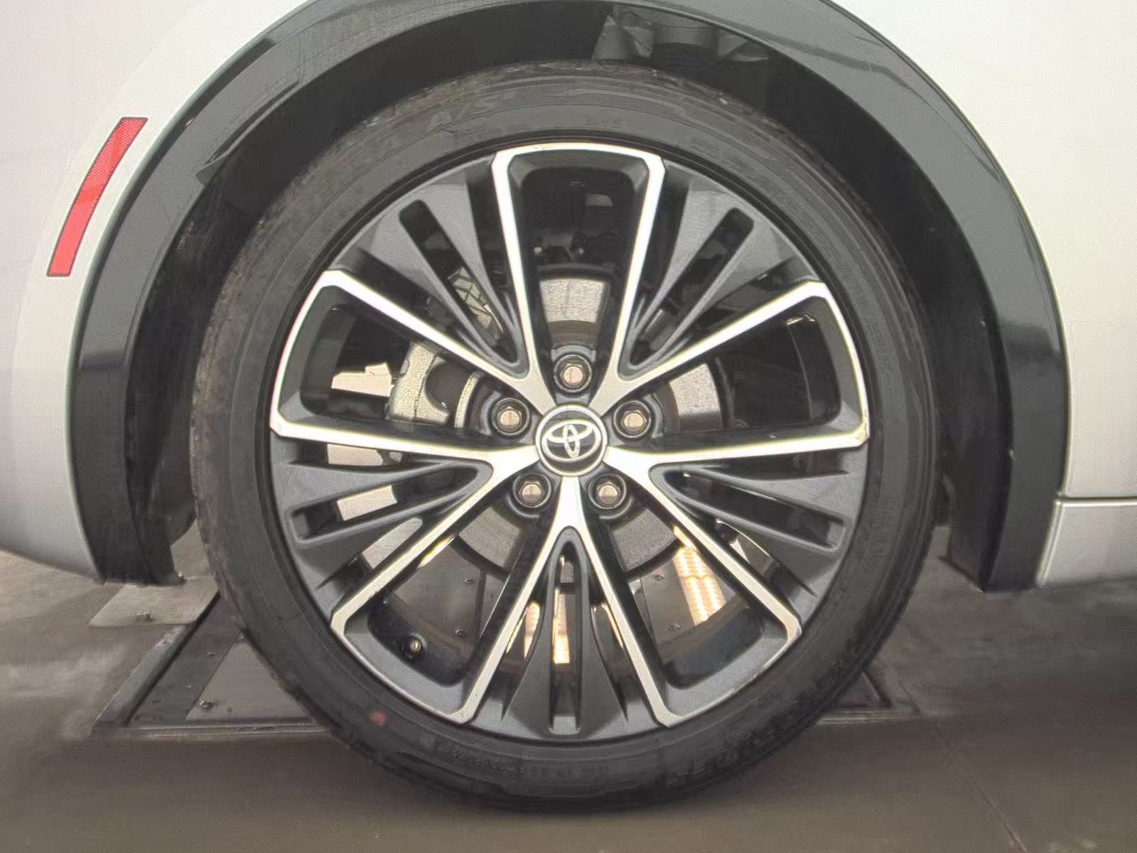 2024 Toyota Prius XLE FWD