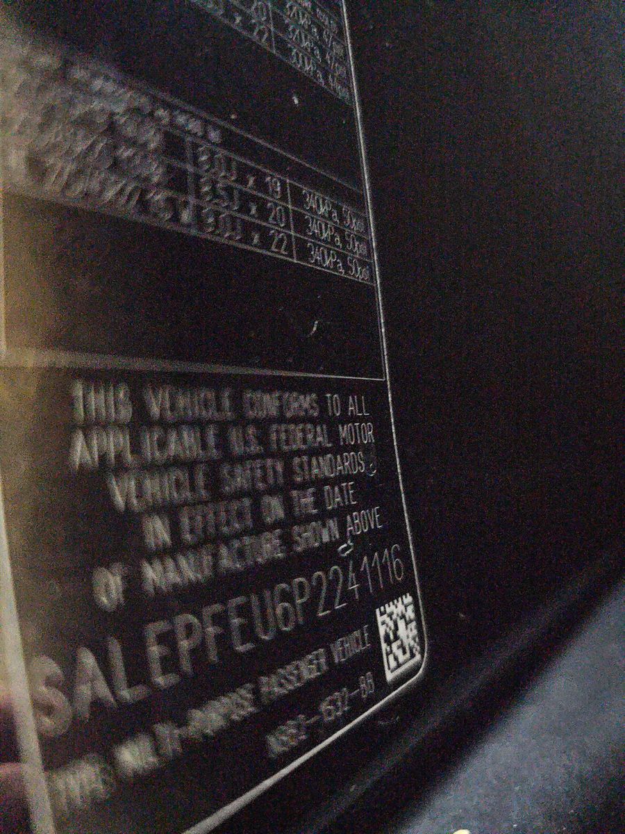 2023 Land Rover Defender 130 SE AWD