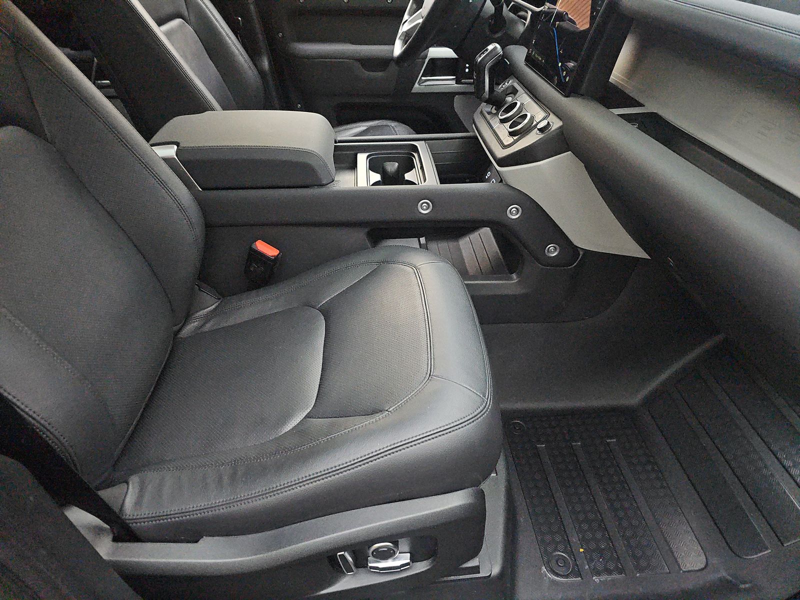 2023 Land Rover Defender 130 SE AWD