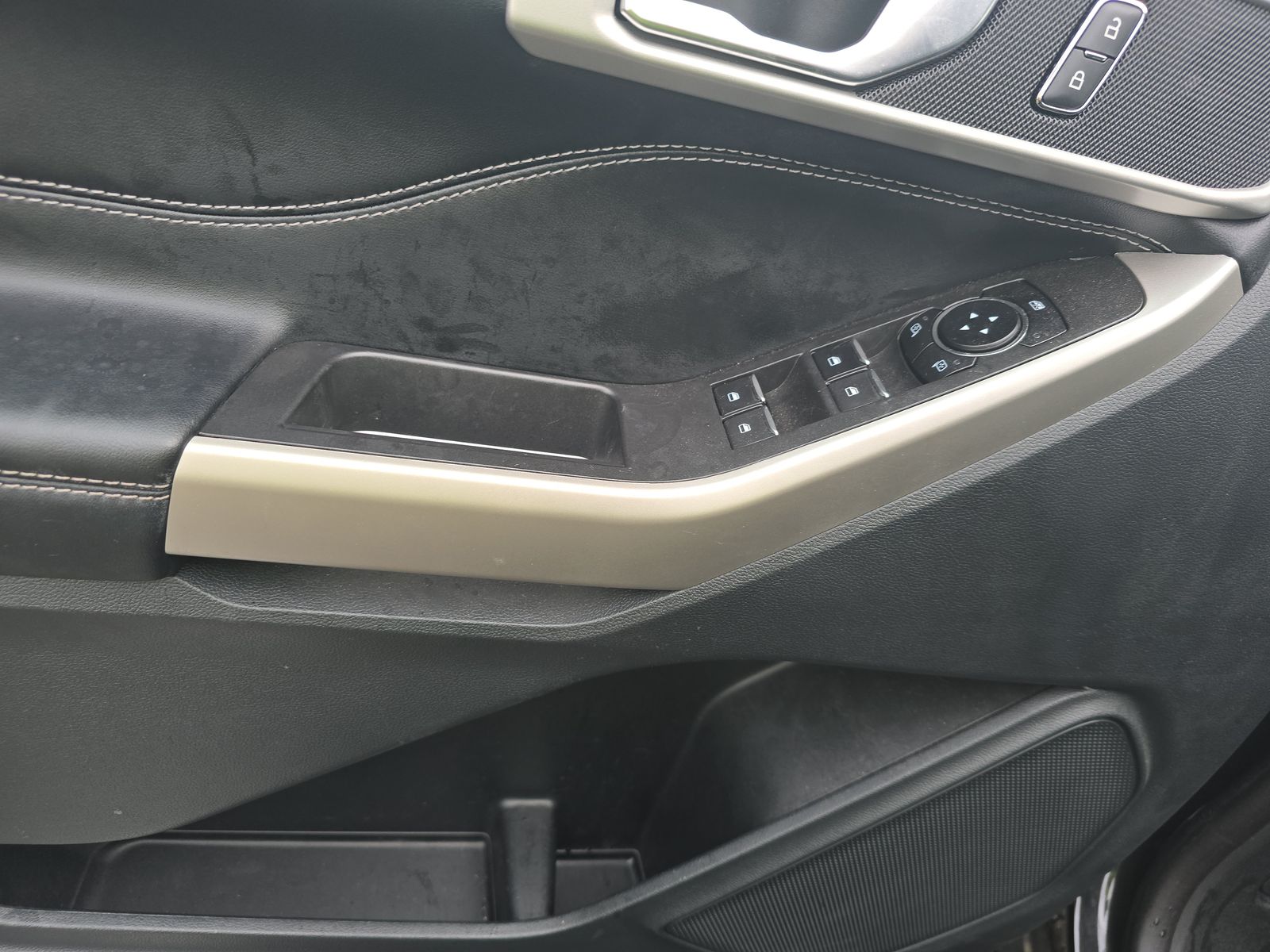 2022 Ford Explorer XLT AWD