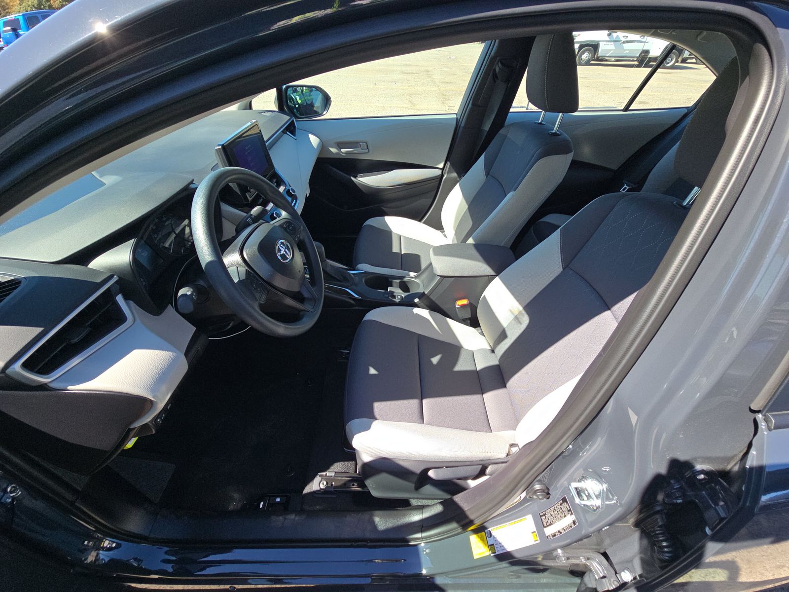 2025 Toyota Corolla LE FWD