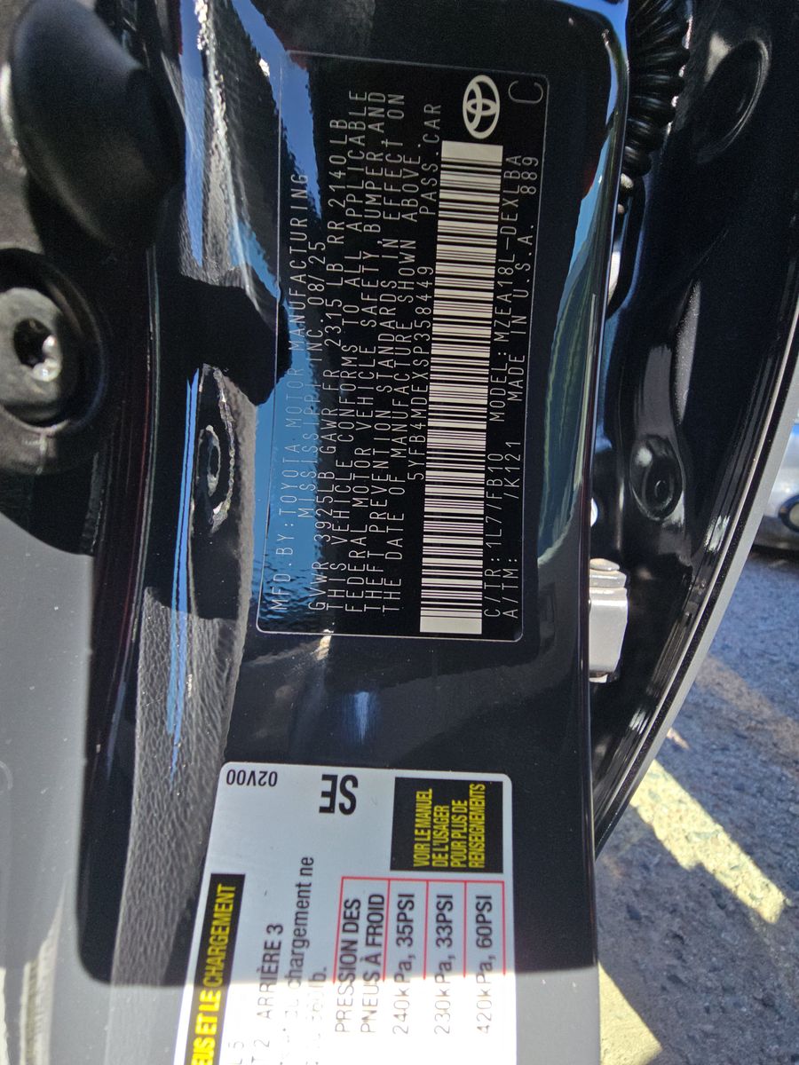 2025 Toyota Corolla LE FWD