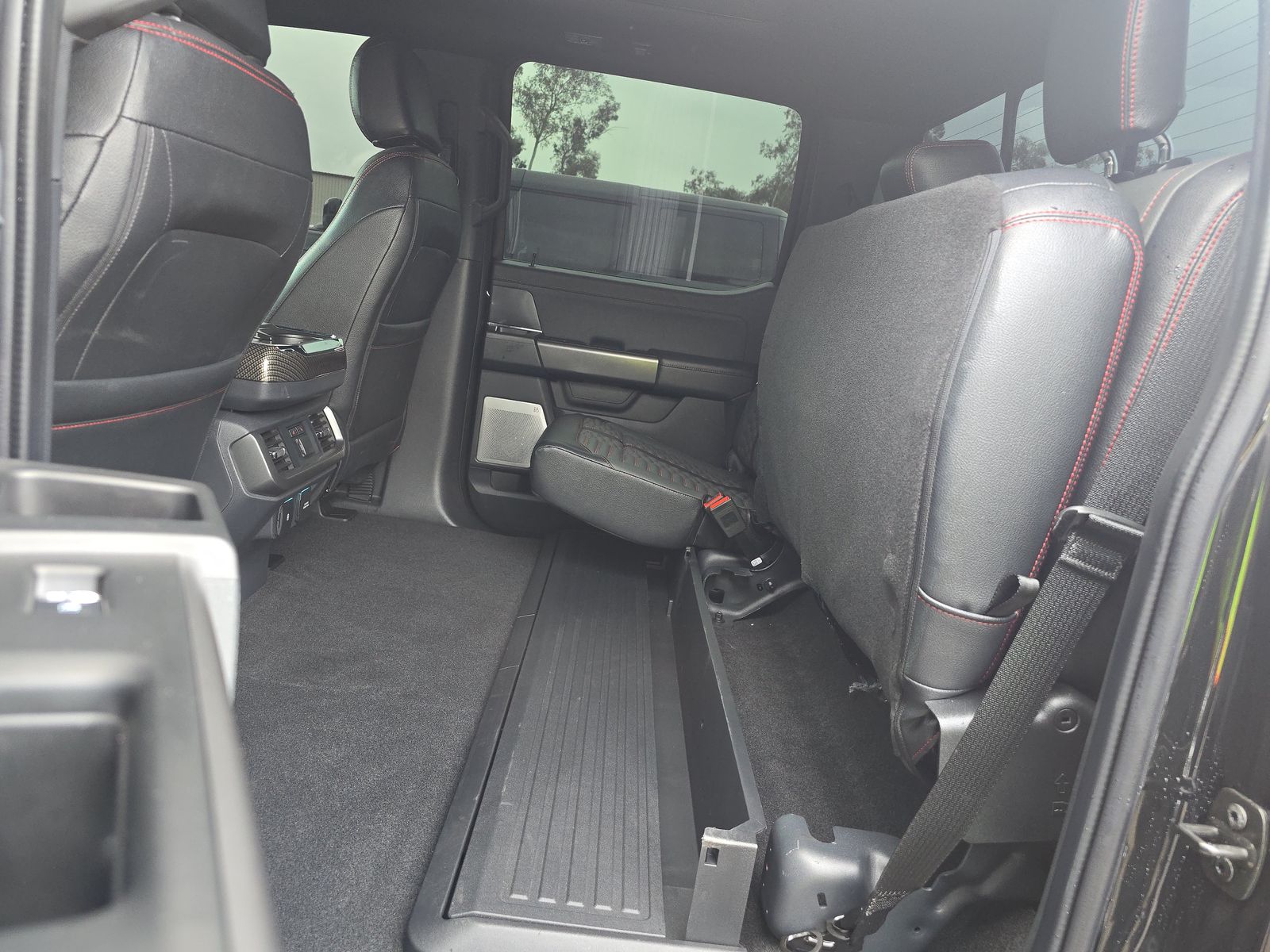 2024 Ford F-150 Lariat AWD