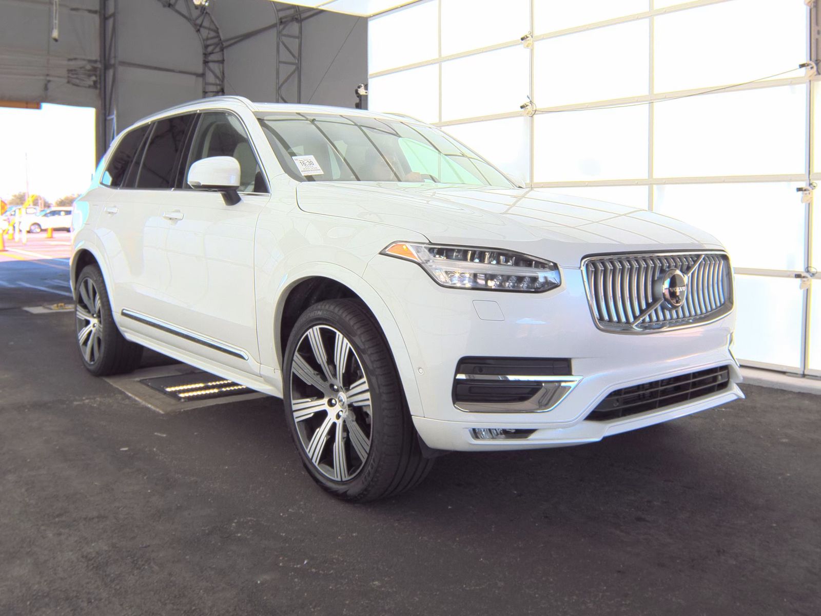 2024 Volvo XC90 B5 Plus AWD