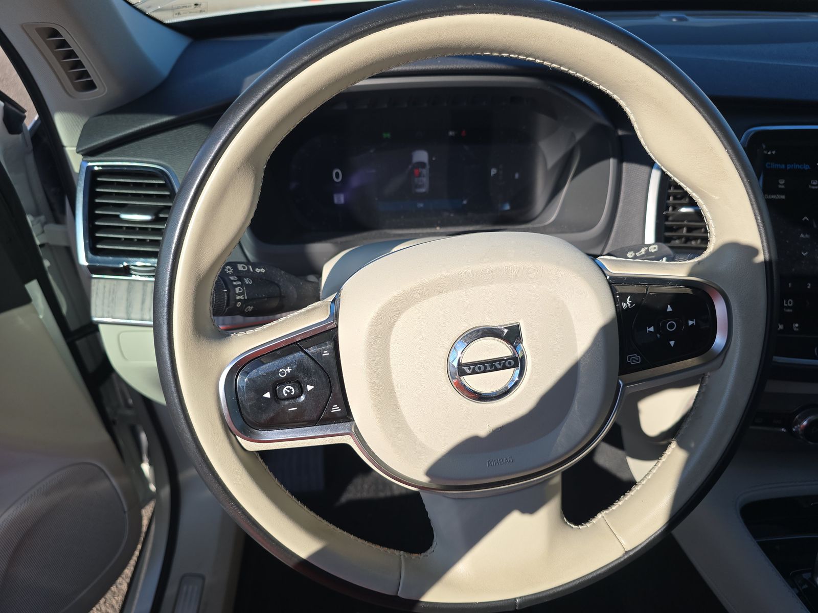 2024 Volvo XC90 B5 Plus AWD