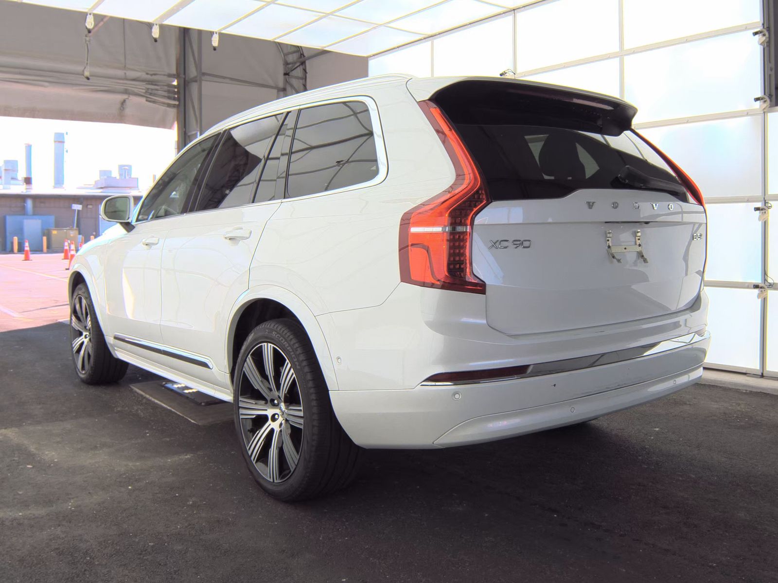 2024 Volvo XC90 B5 Plus AWD