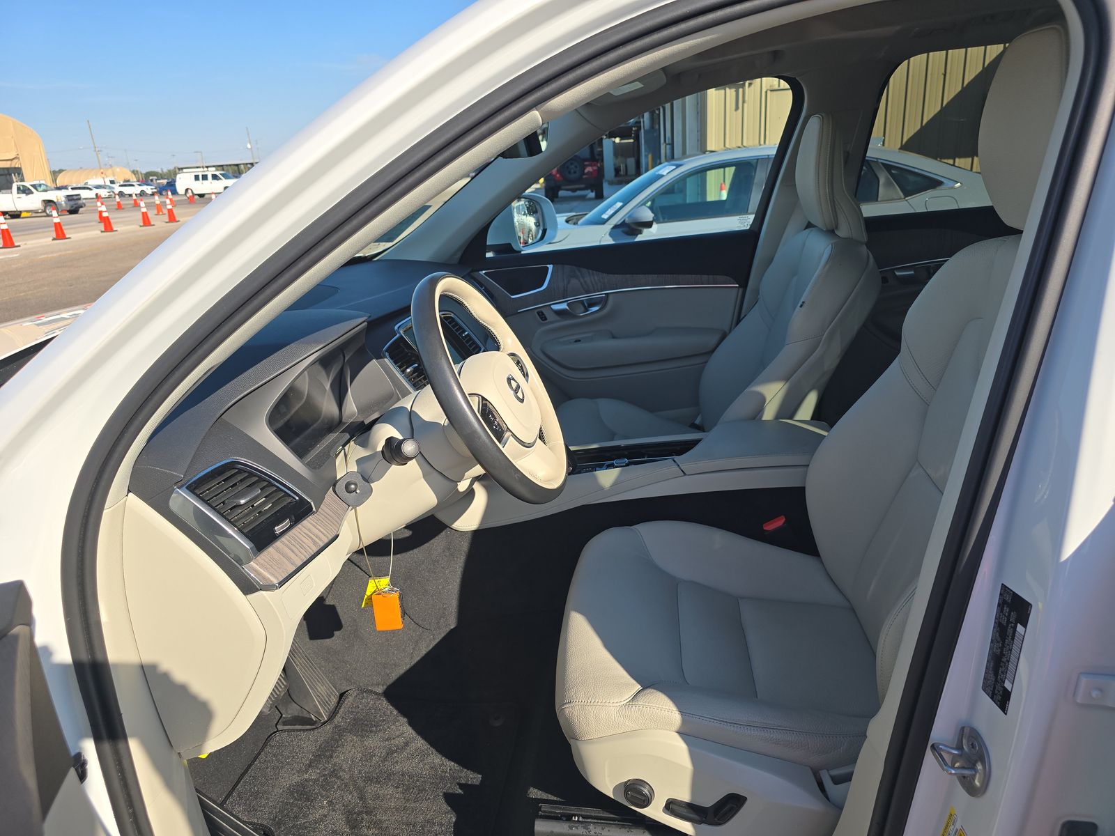 2024 Volvo XC90 B5 Plus AWD