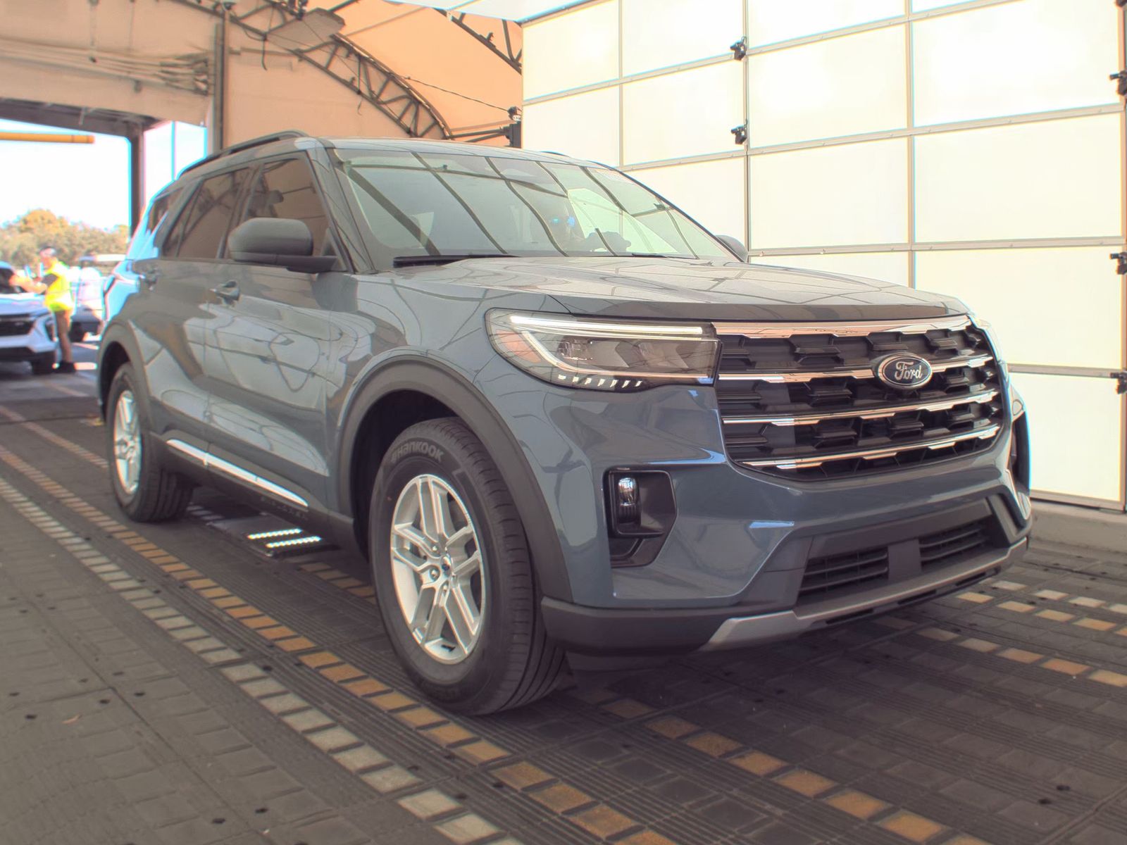 FORD EXPLORER - 5
