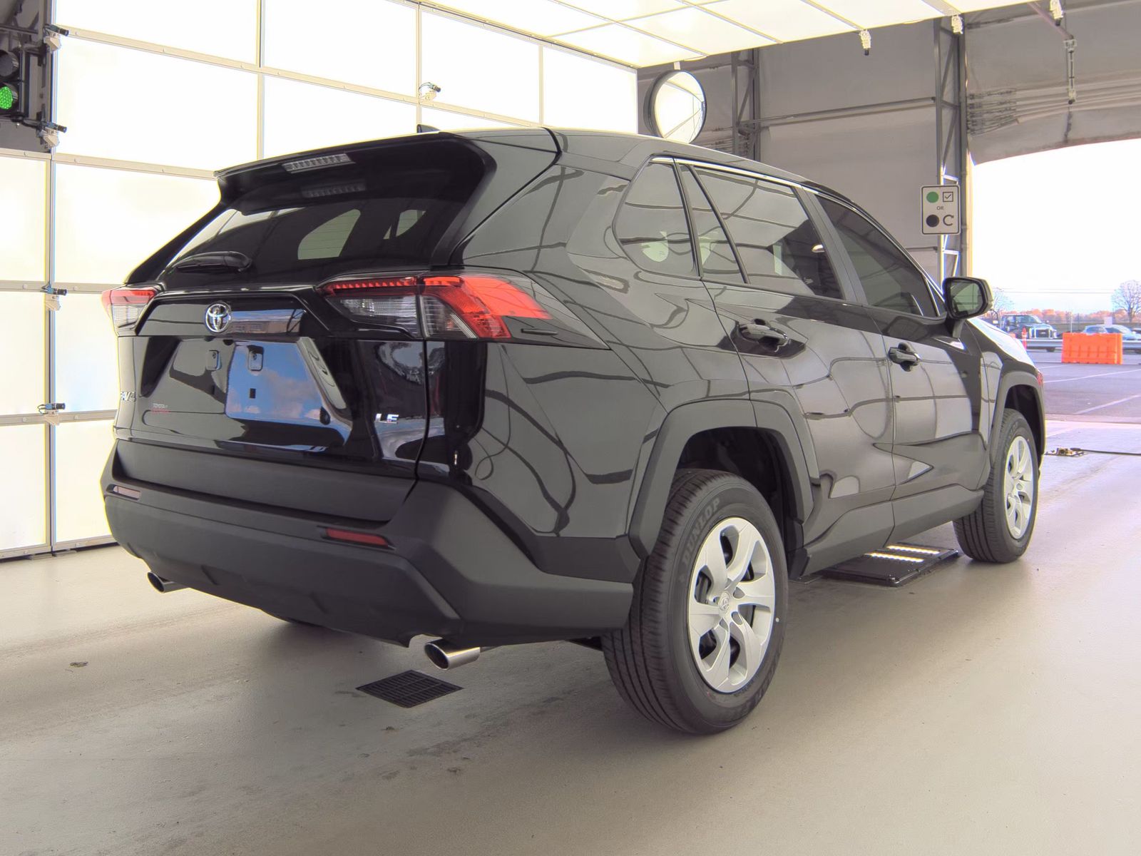 2025 Toyota RAV4 LE FWD