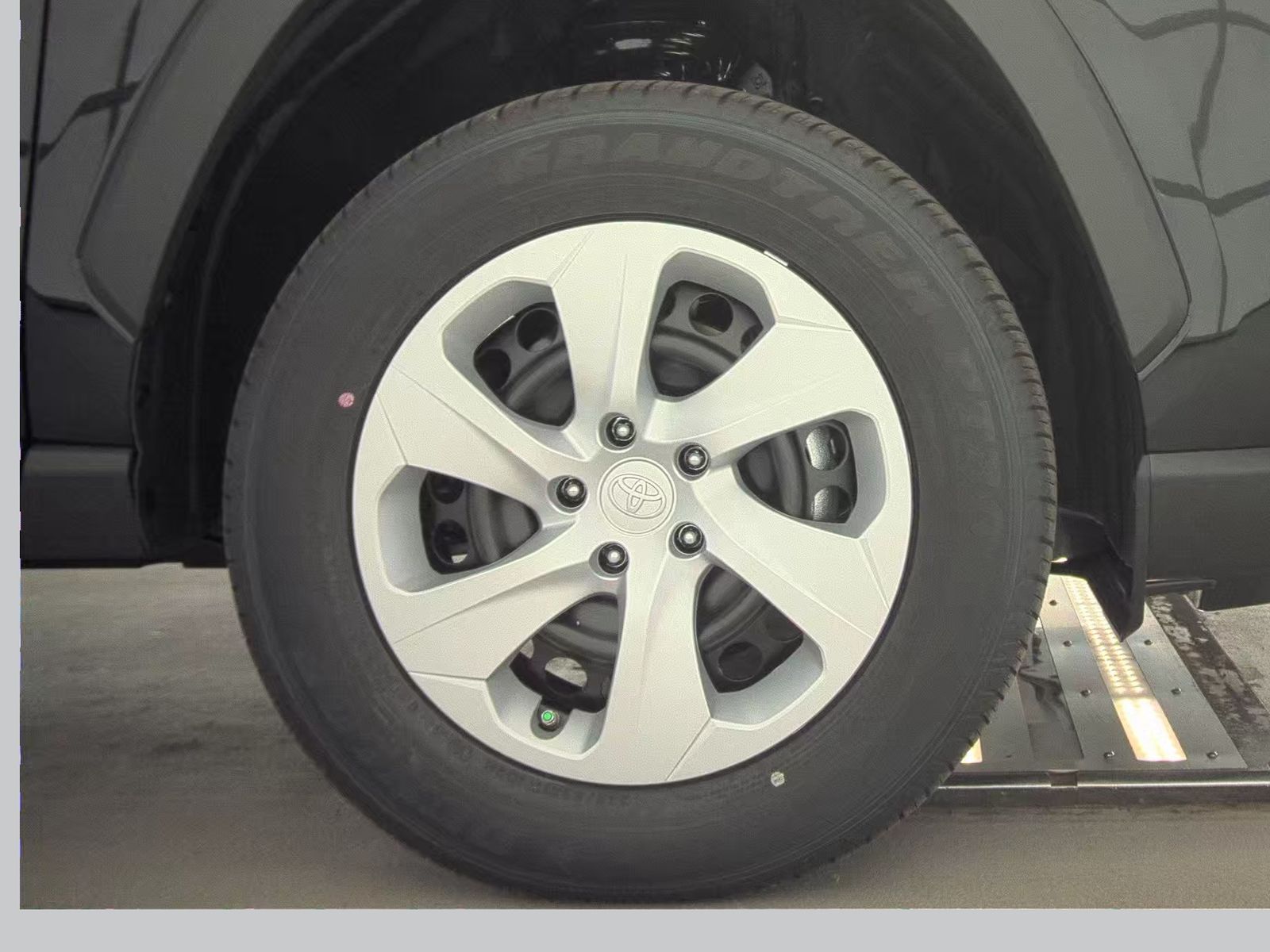 2025 Toyota RAV4 LE FWD