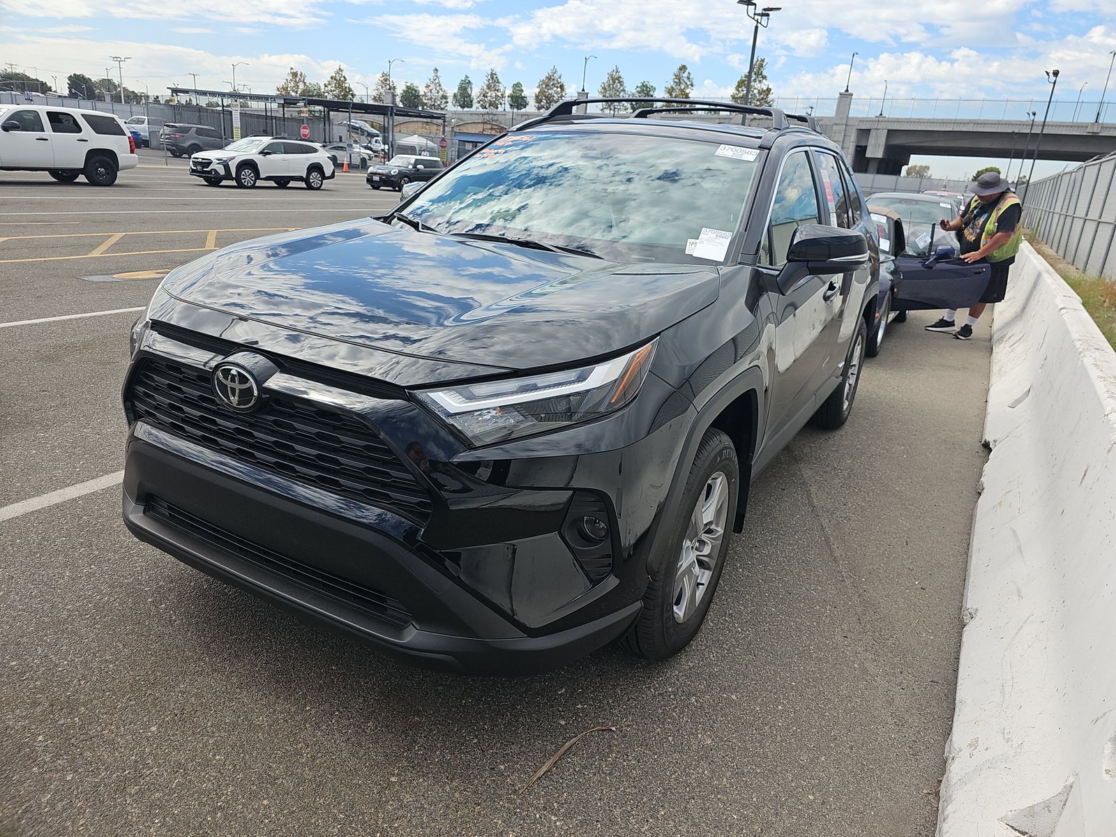2025 Toyota RAV4 Hybrid XLE AWD