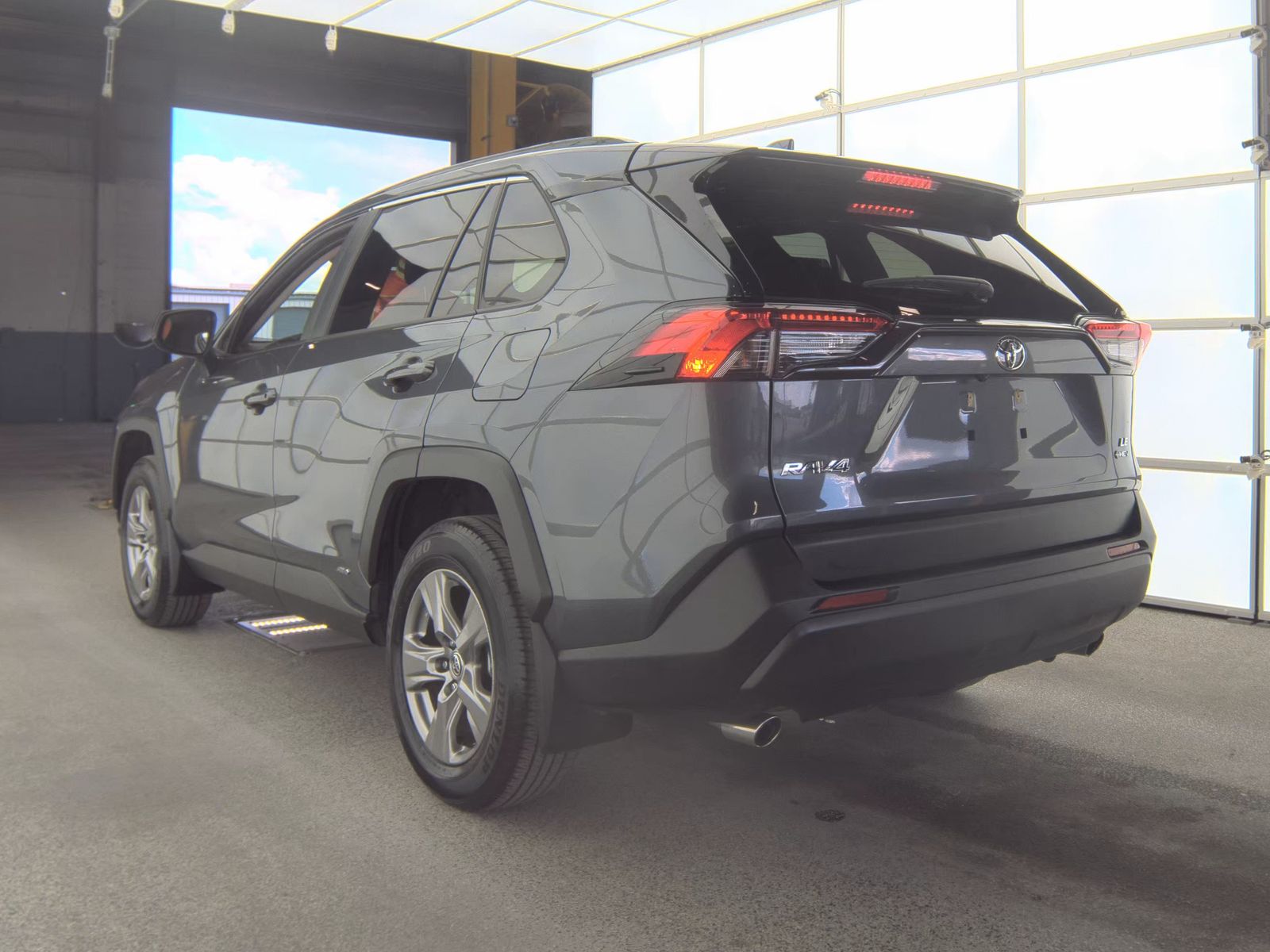 2025 Toyota RAV4 Hybrid LE AWD