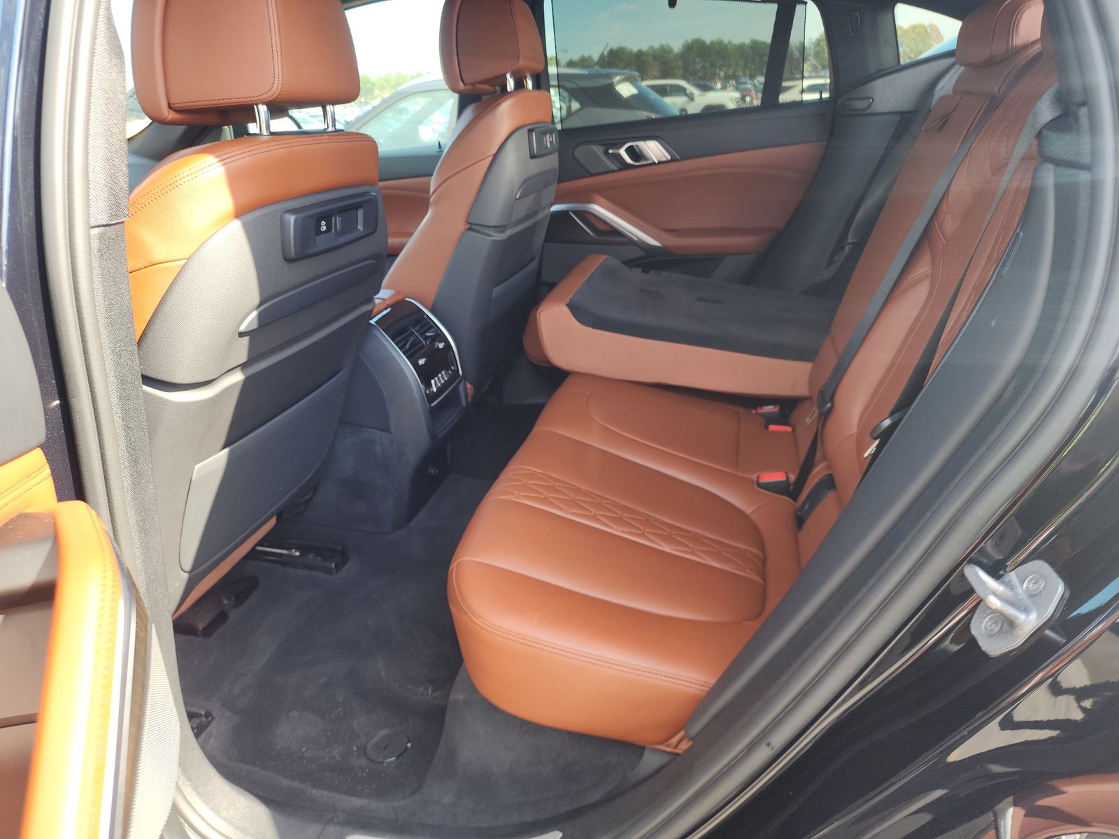 2022 BMW X6 M50i AWD