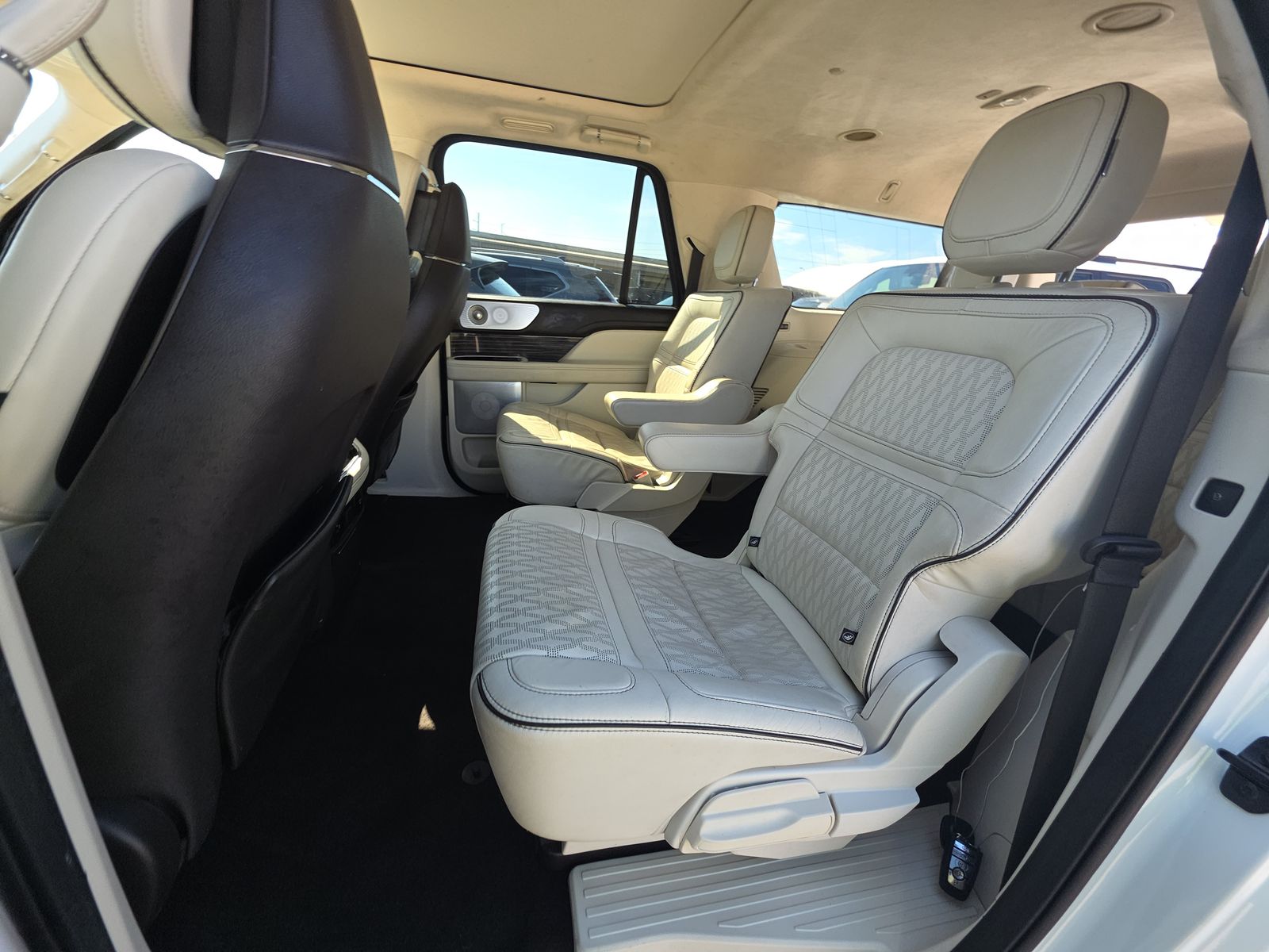 2022 Lincoln Navigator L Black Label AWD