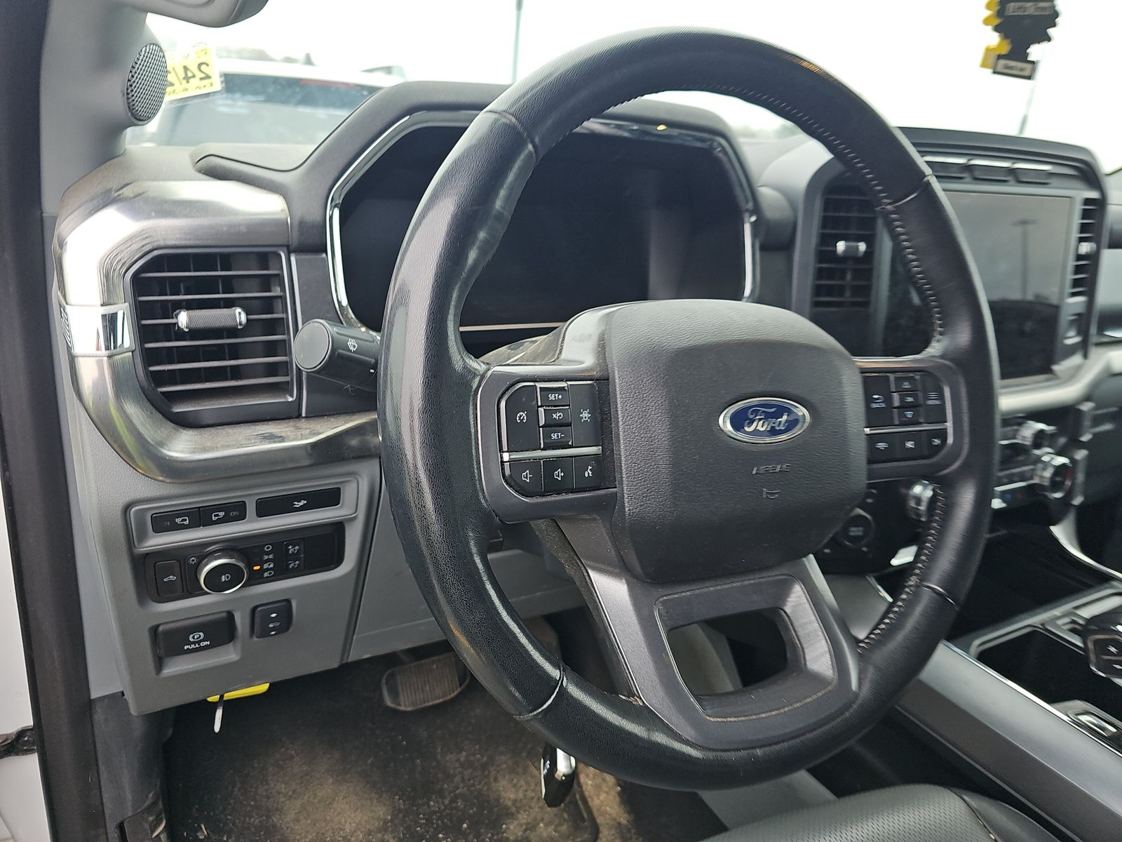 2023 Ford F-150 Lariat AWD