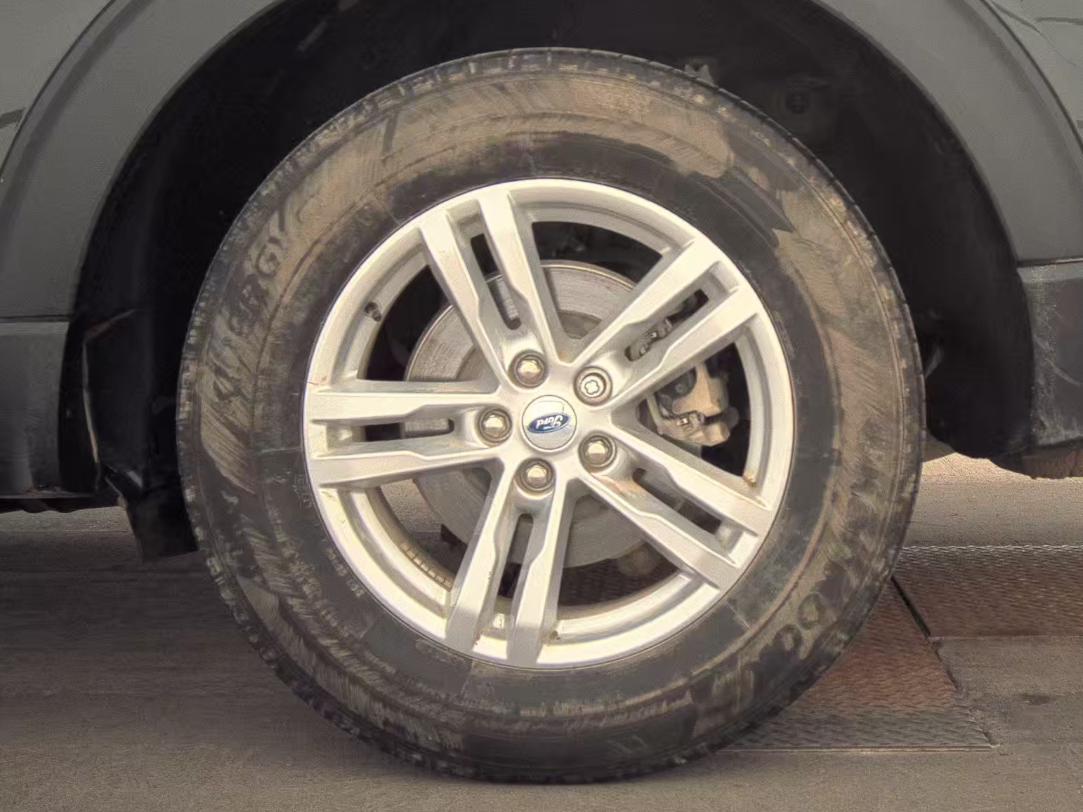 2023 Ford Explorer XLT AWD