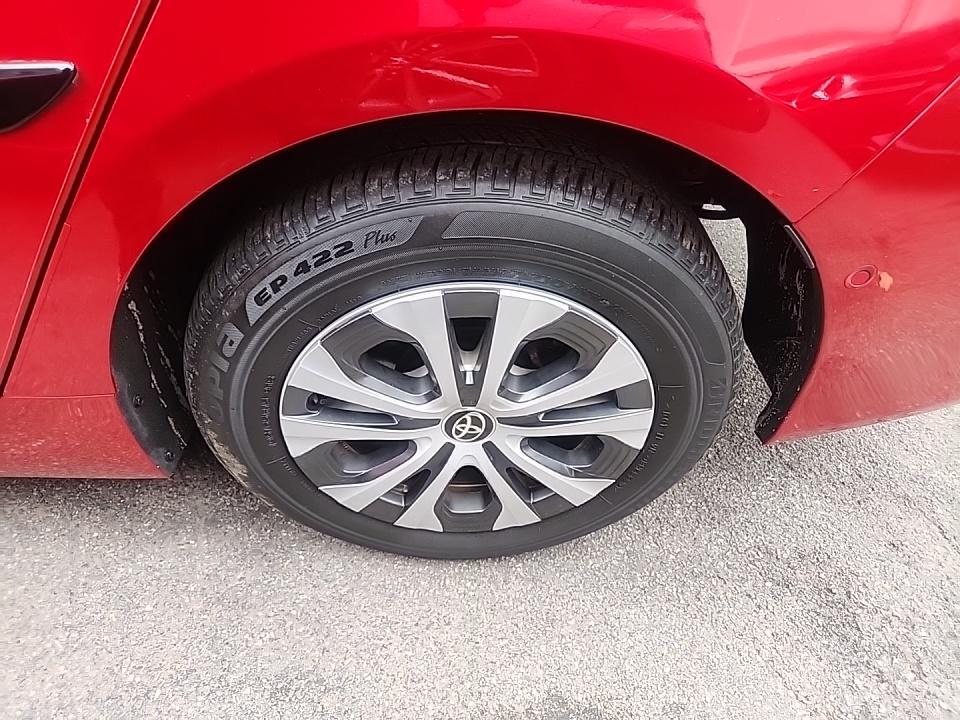 2022 Toyota Prius LE AWD