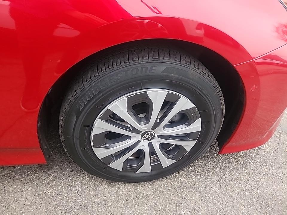 2022 Toyota Prius LE AWD