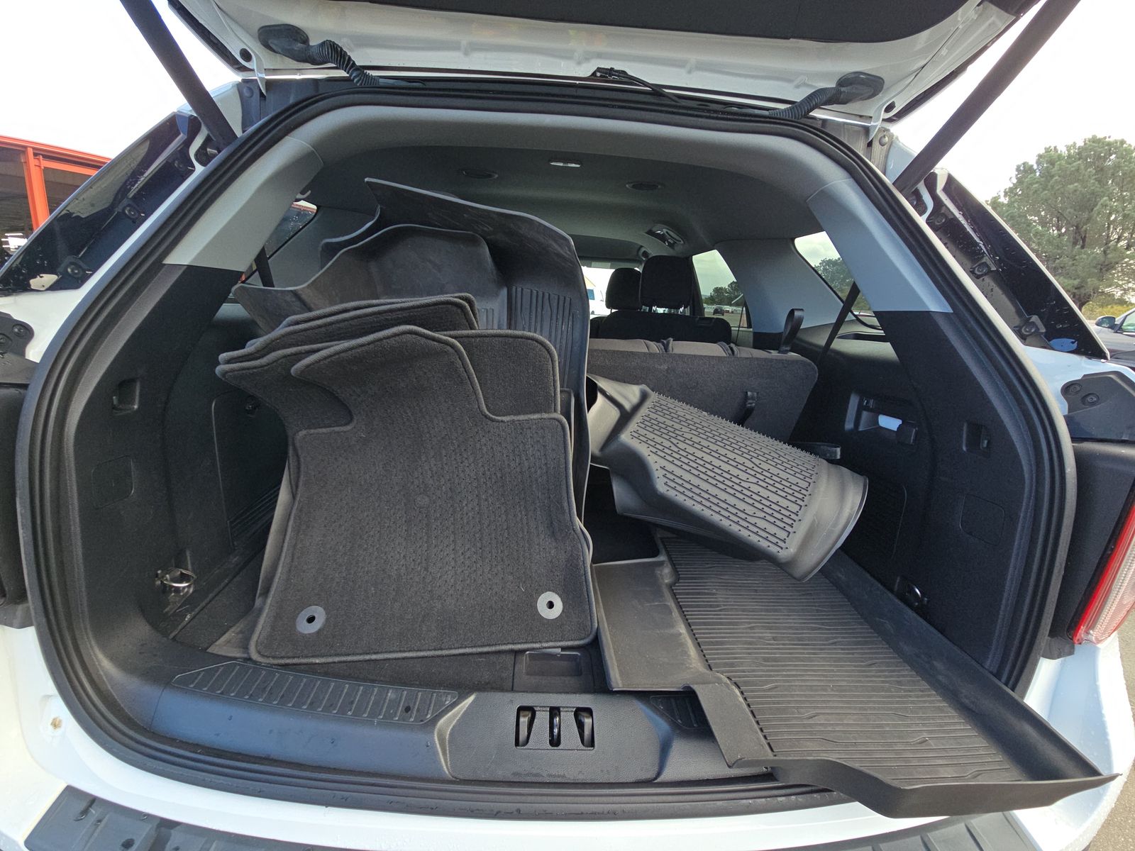 2022 Ford Explorer XLT RWD