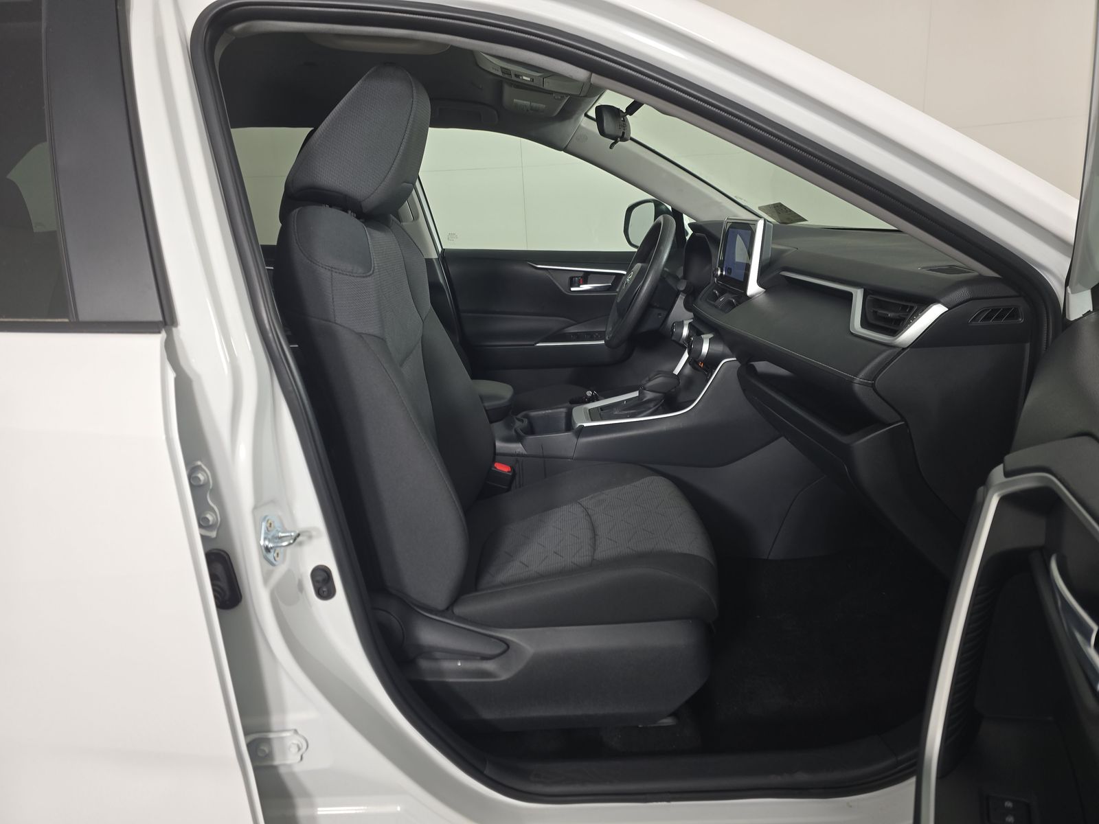 2025 Toyota RAV4 XLE FWD