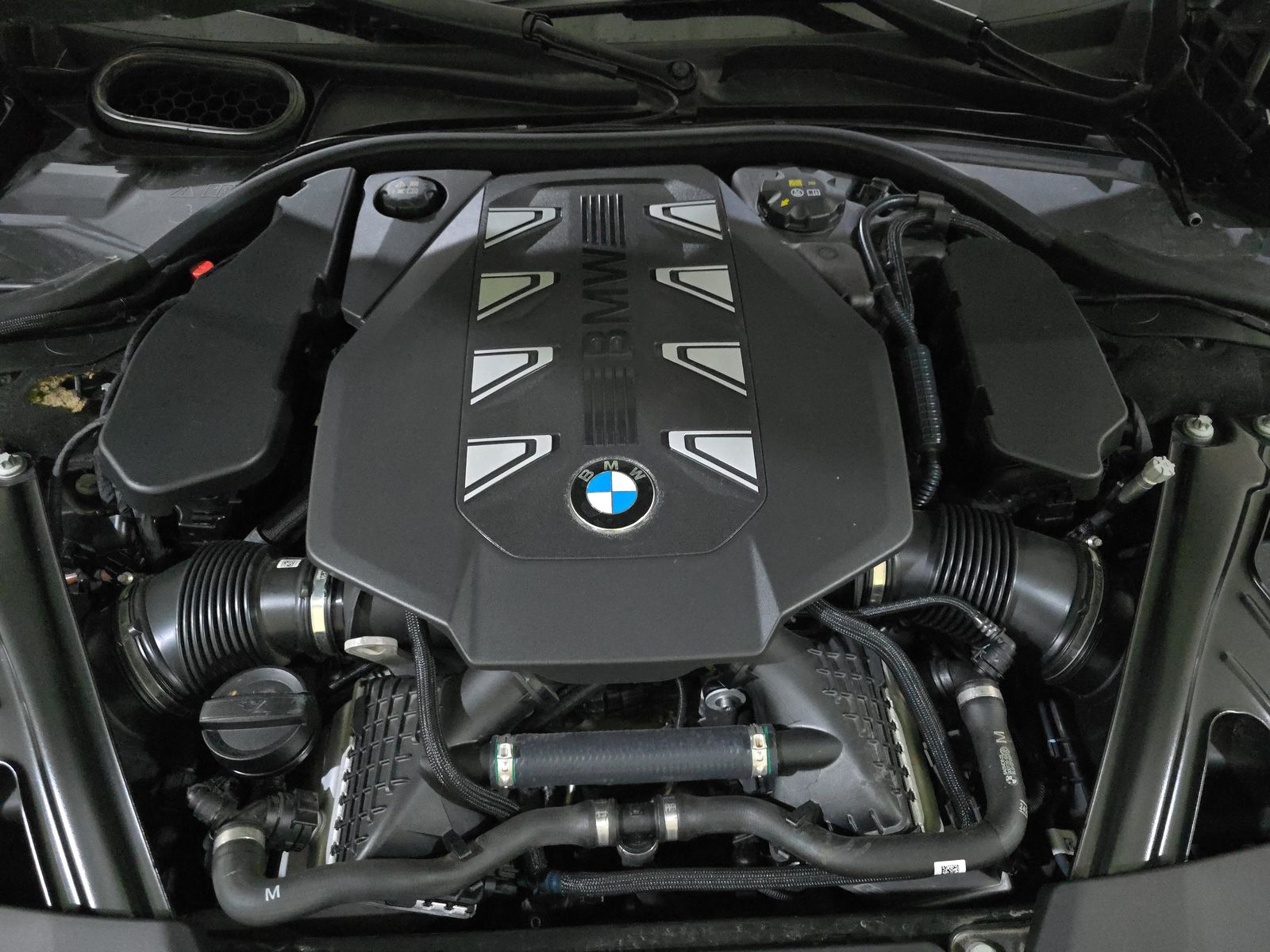 2023 BMW 7 Series 760i xDrive AWD