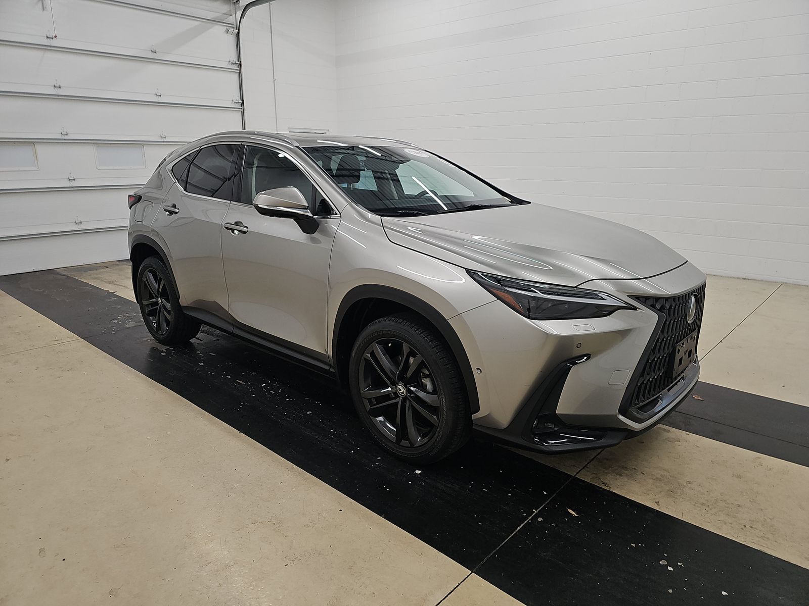 2022 Lexus NX NX 450h+ Luxury AWD