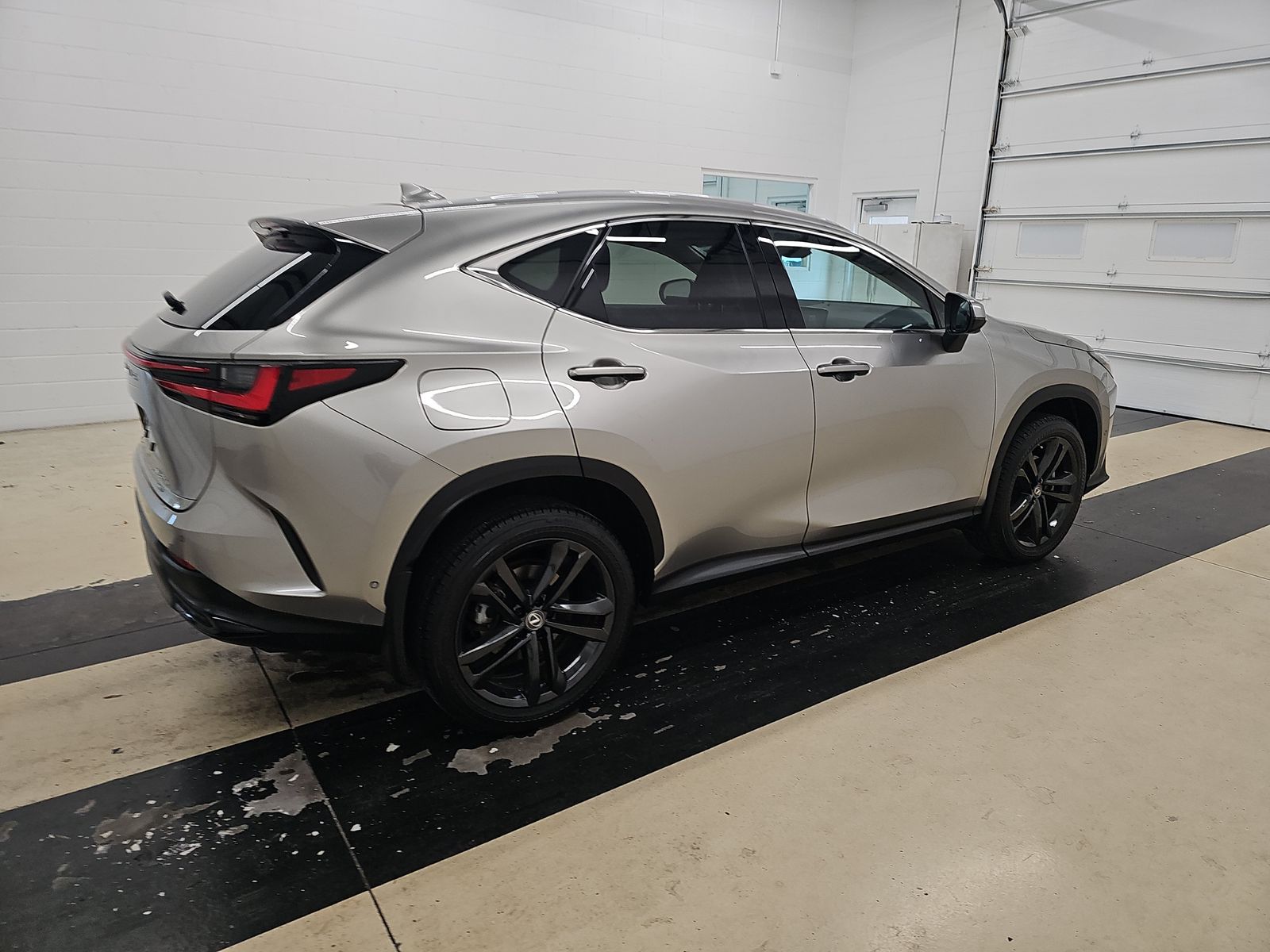 2022 Lexus NX NX 450h+ Luxury AWD