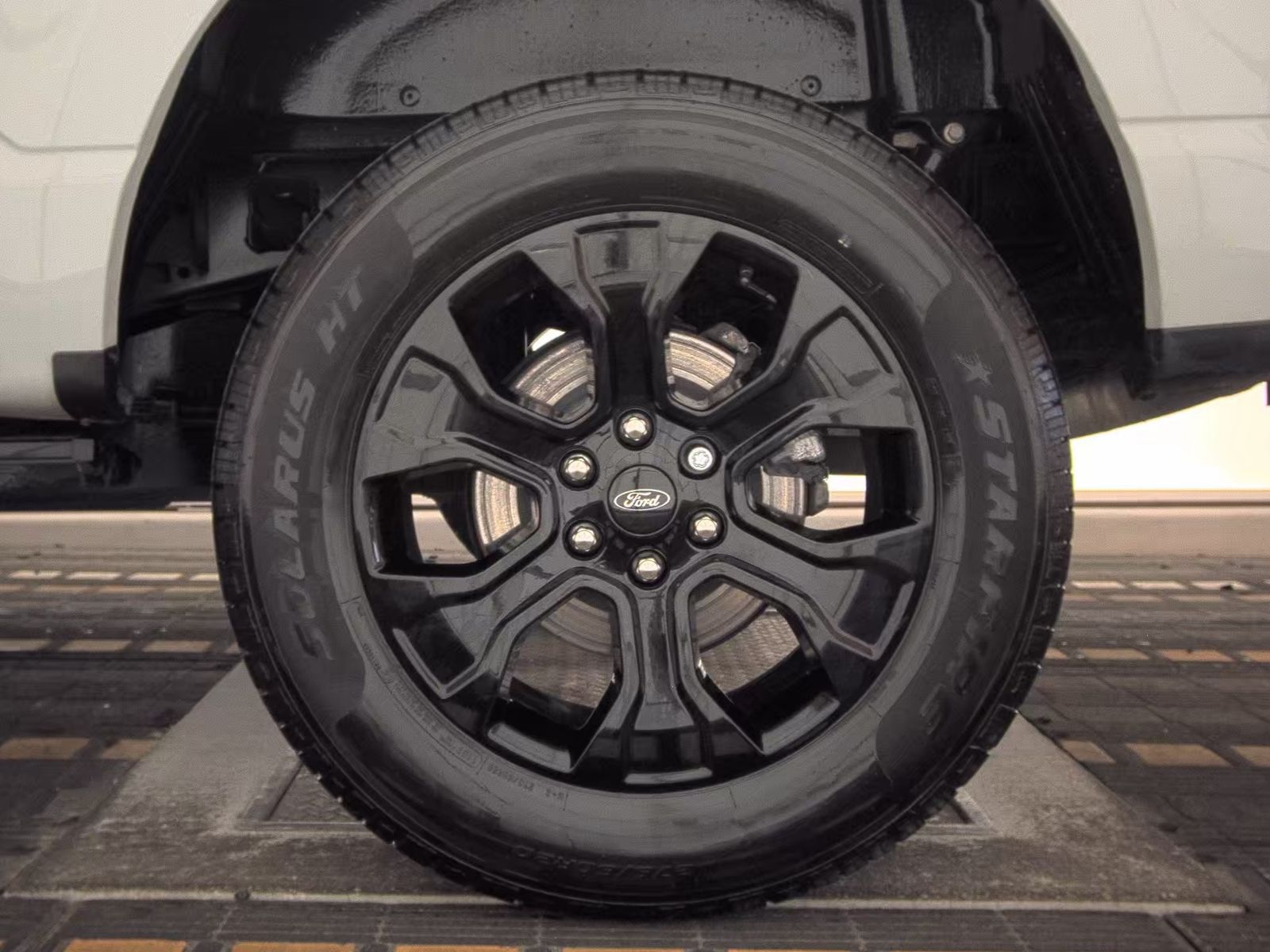 2023 Ford F-150 Hybrid Platinum AWD