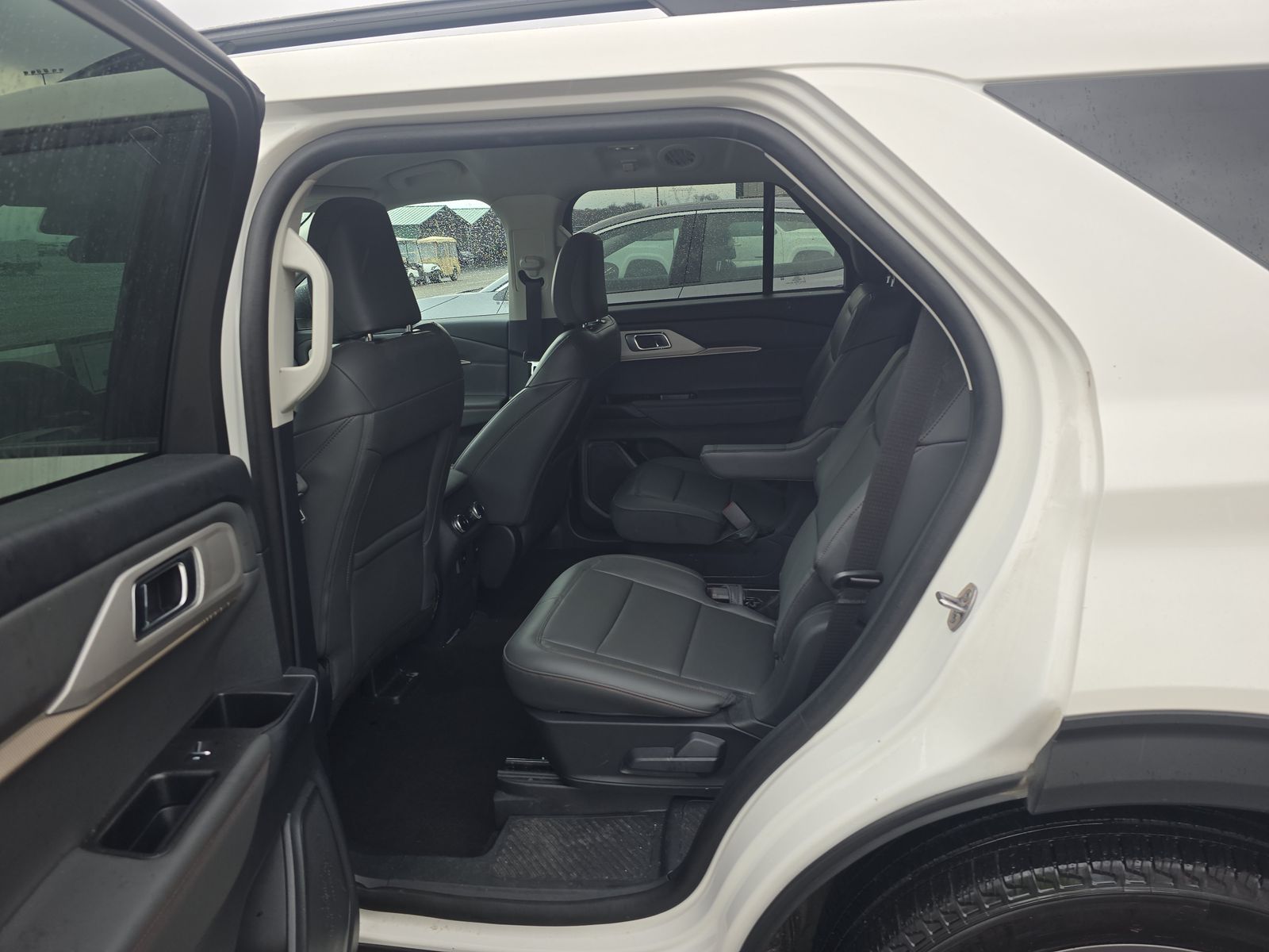 2025 Ford Explorer Active AWD