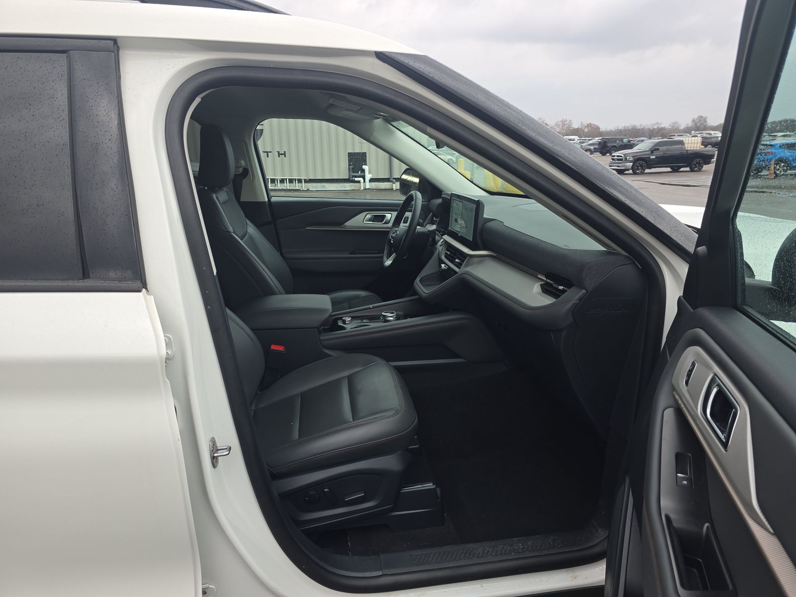 2025 Ford Explorer Active AWD