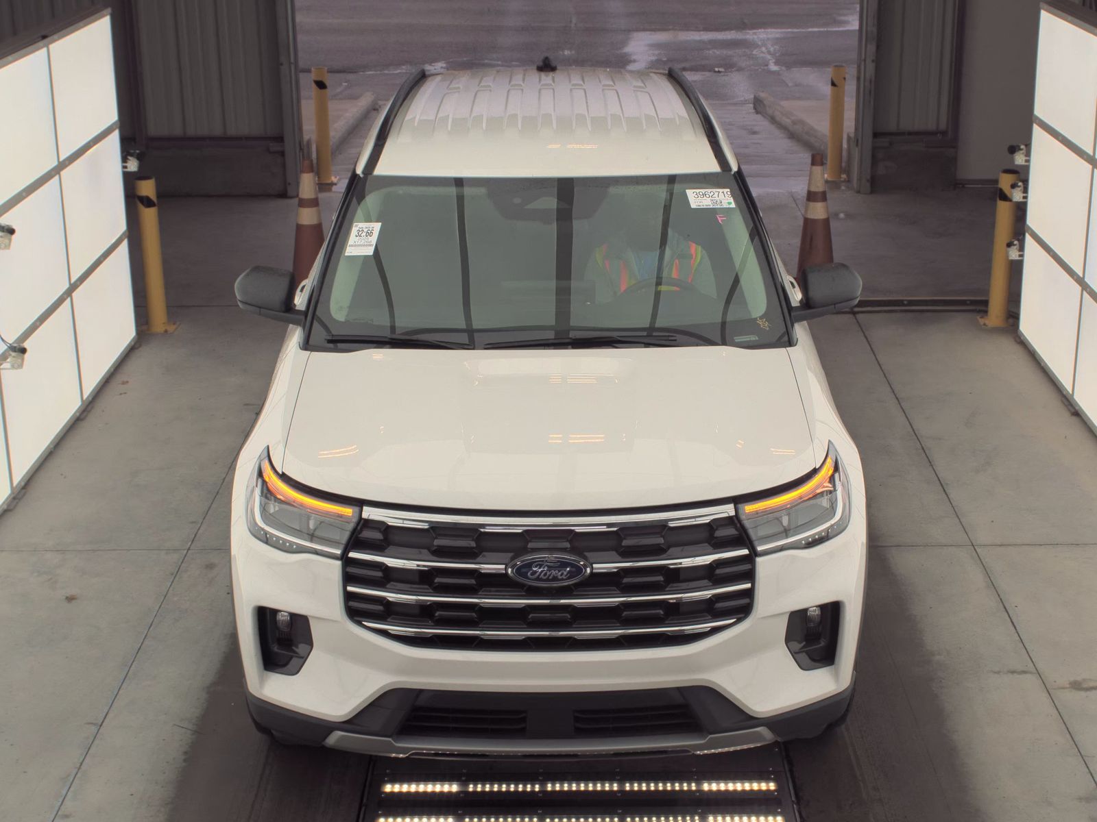 2025 Ford Explorer Active AWD