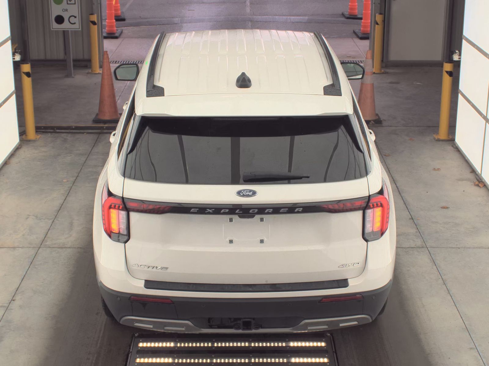 2025 Ford Explorer Active AWD