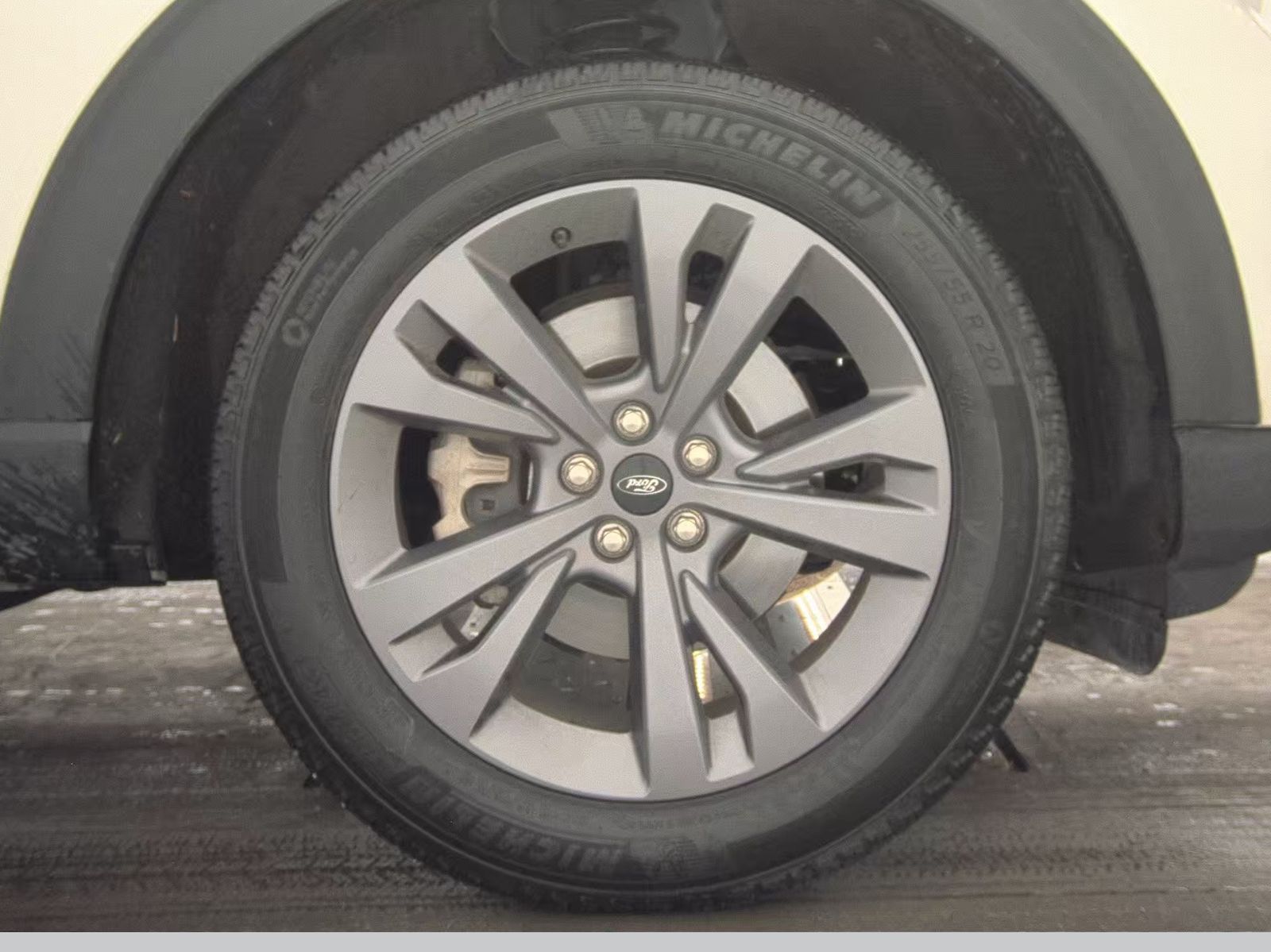 2025 Ford Explorer Active AWD