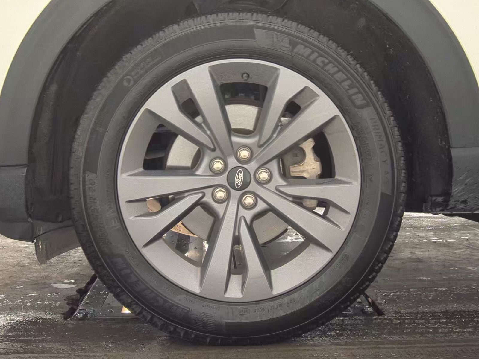 2025 Ford Explorer Active AWD