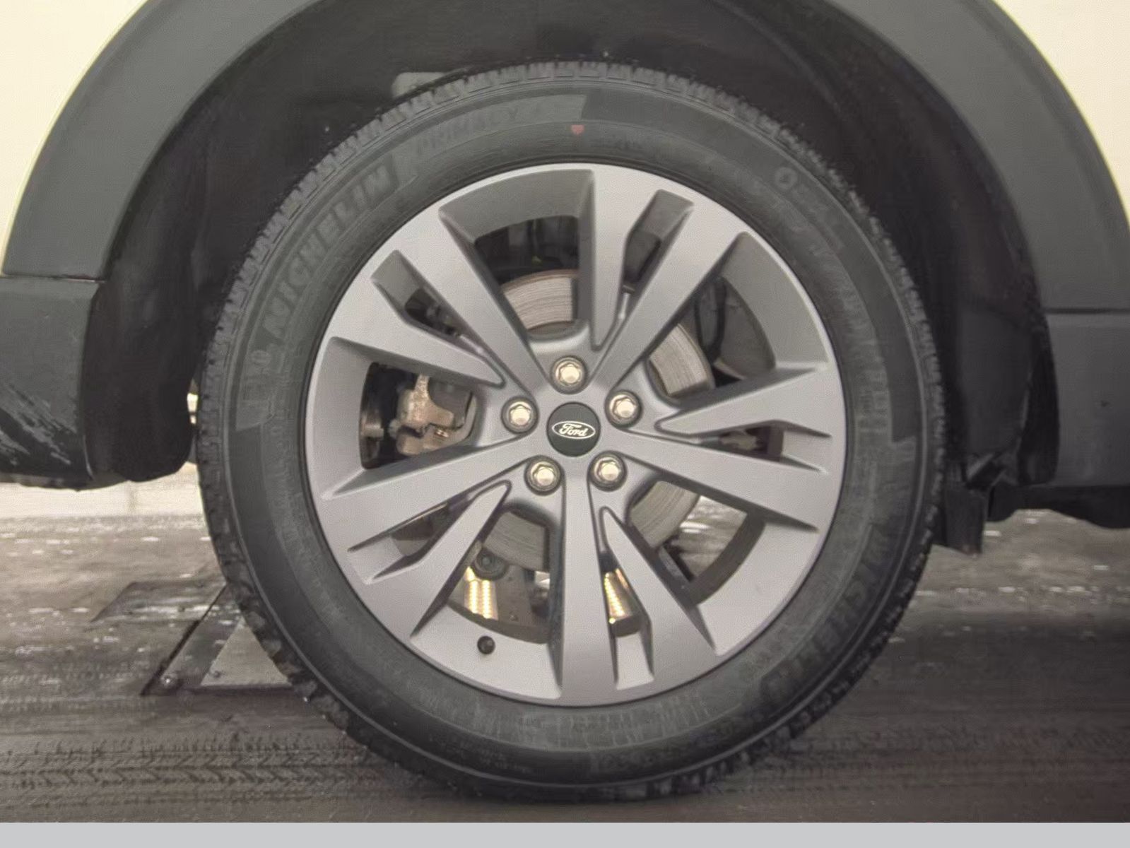 2025 Ford Explorer Active AWD