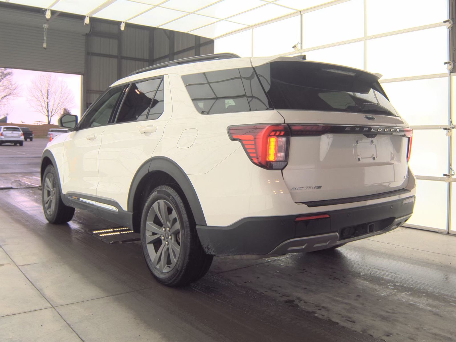 2025 Ford Explorer Active AWD