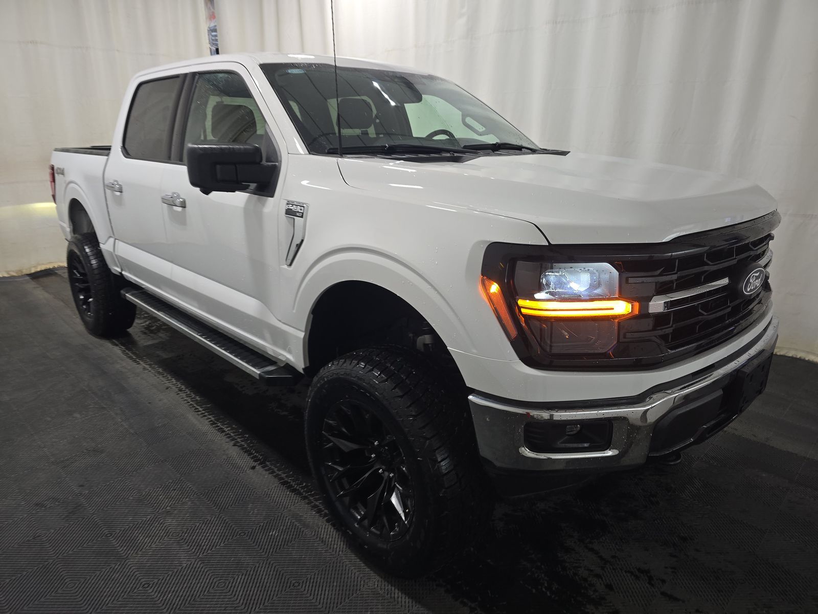 2024 Ford F-150 XLT AWD