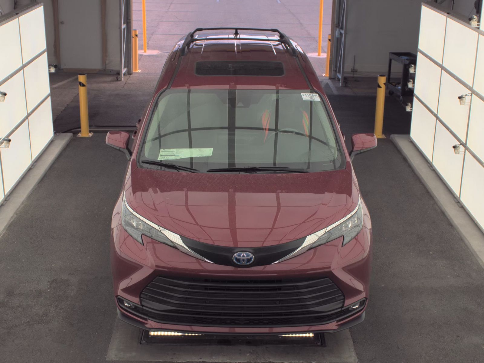 2025 Toyota Sienna XLE FWD