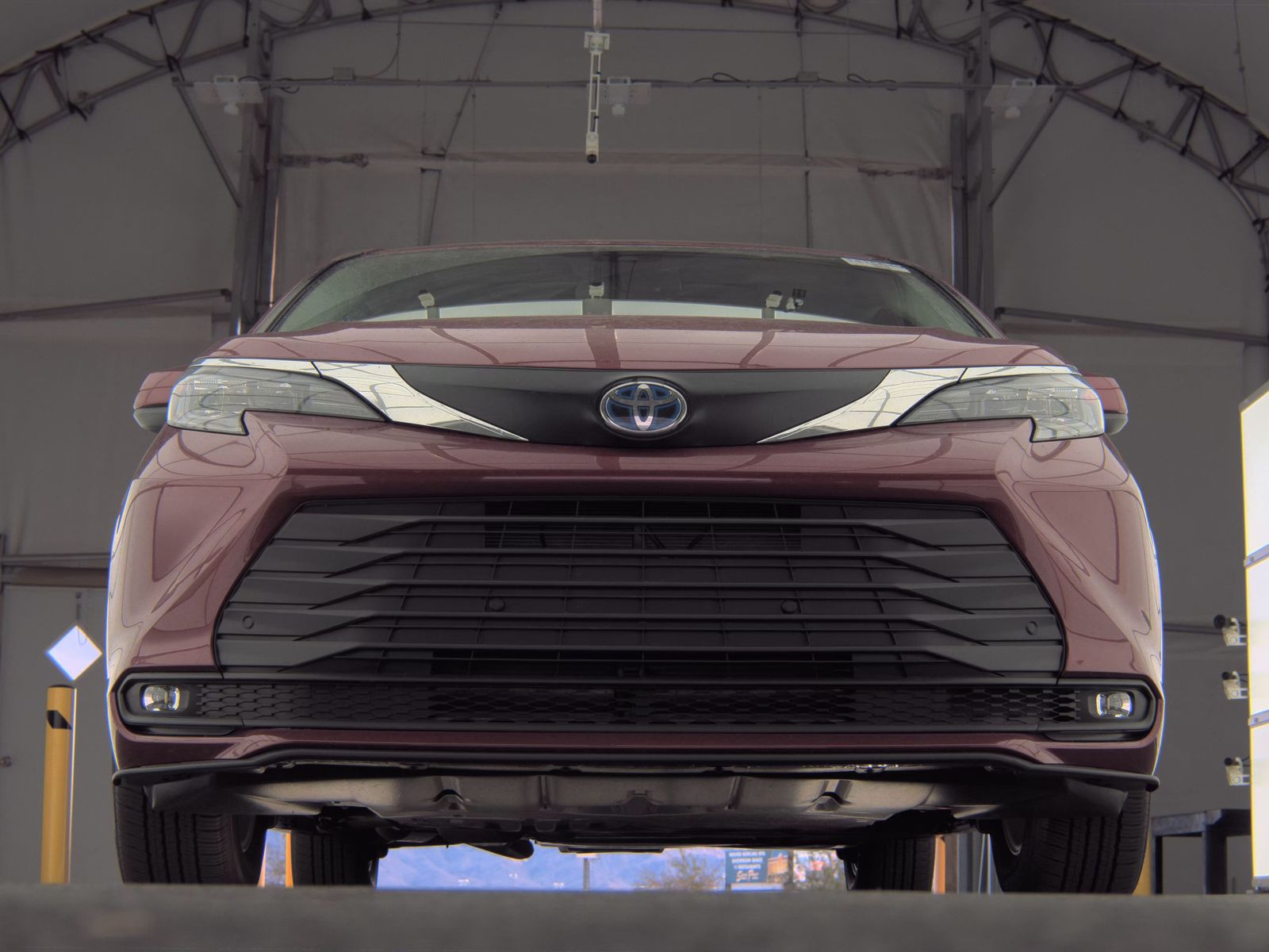 2025 Toyota Sienna XLE FWD