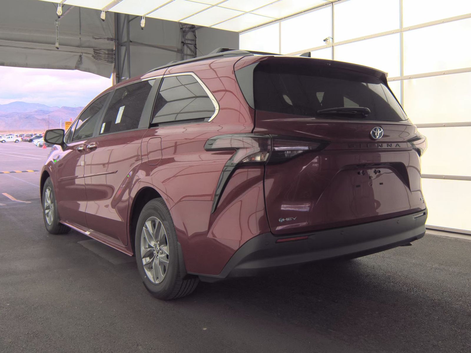 2025 Toyota Sienna XLE FWD