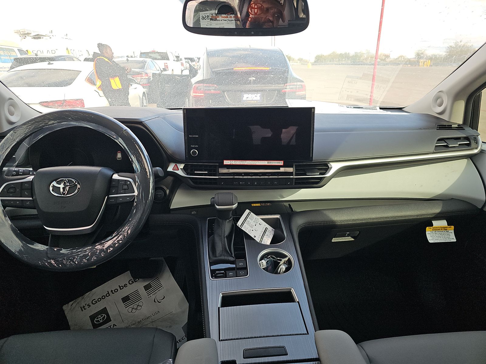 2025 Toyota Sienna XLE FWD