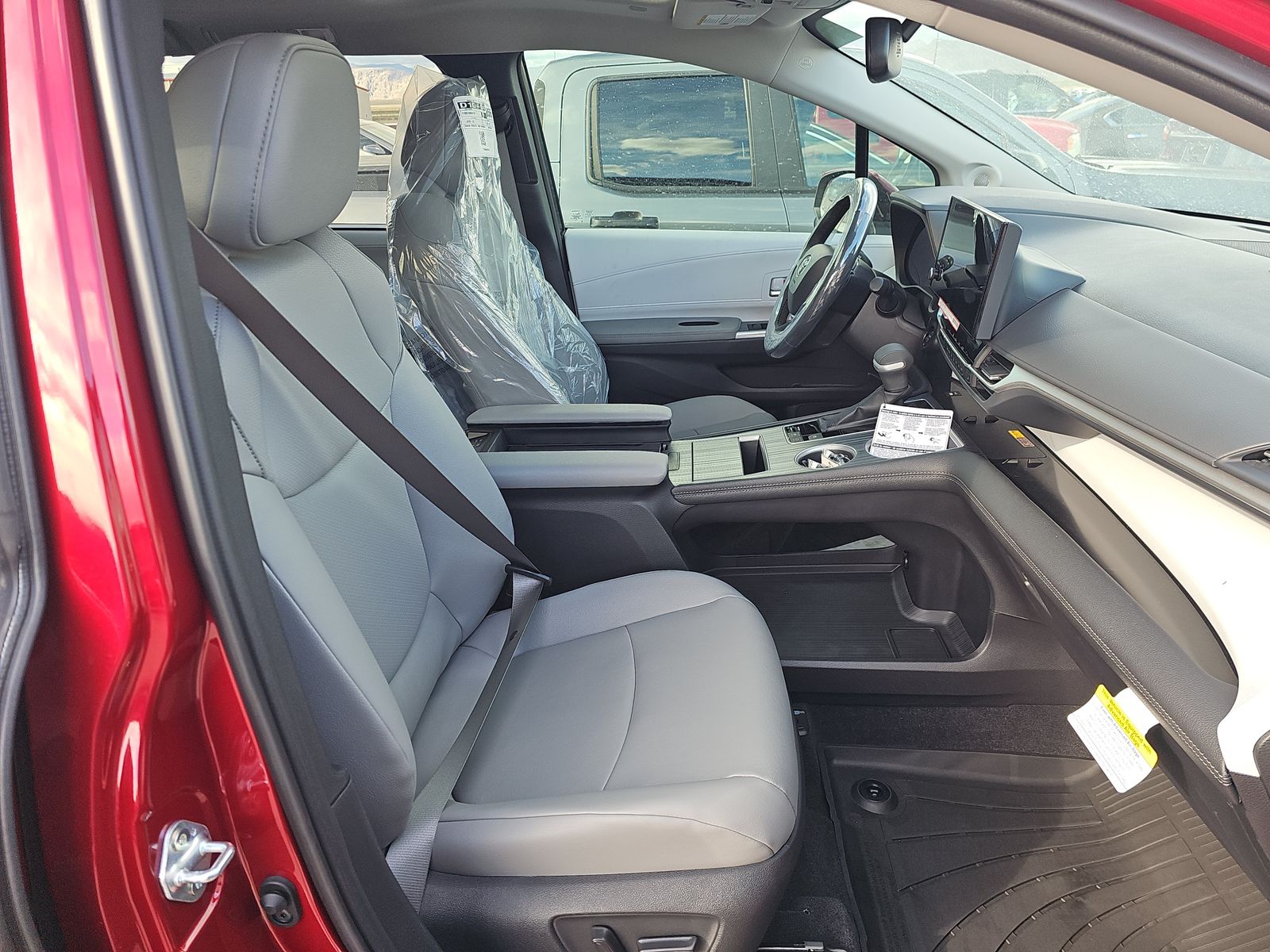 2025 Toyota Sienna XLE FWD