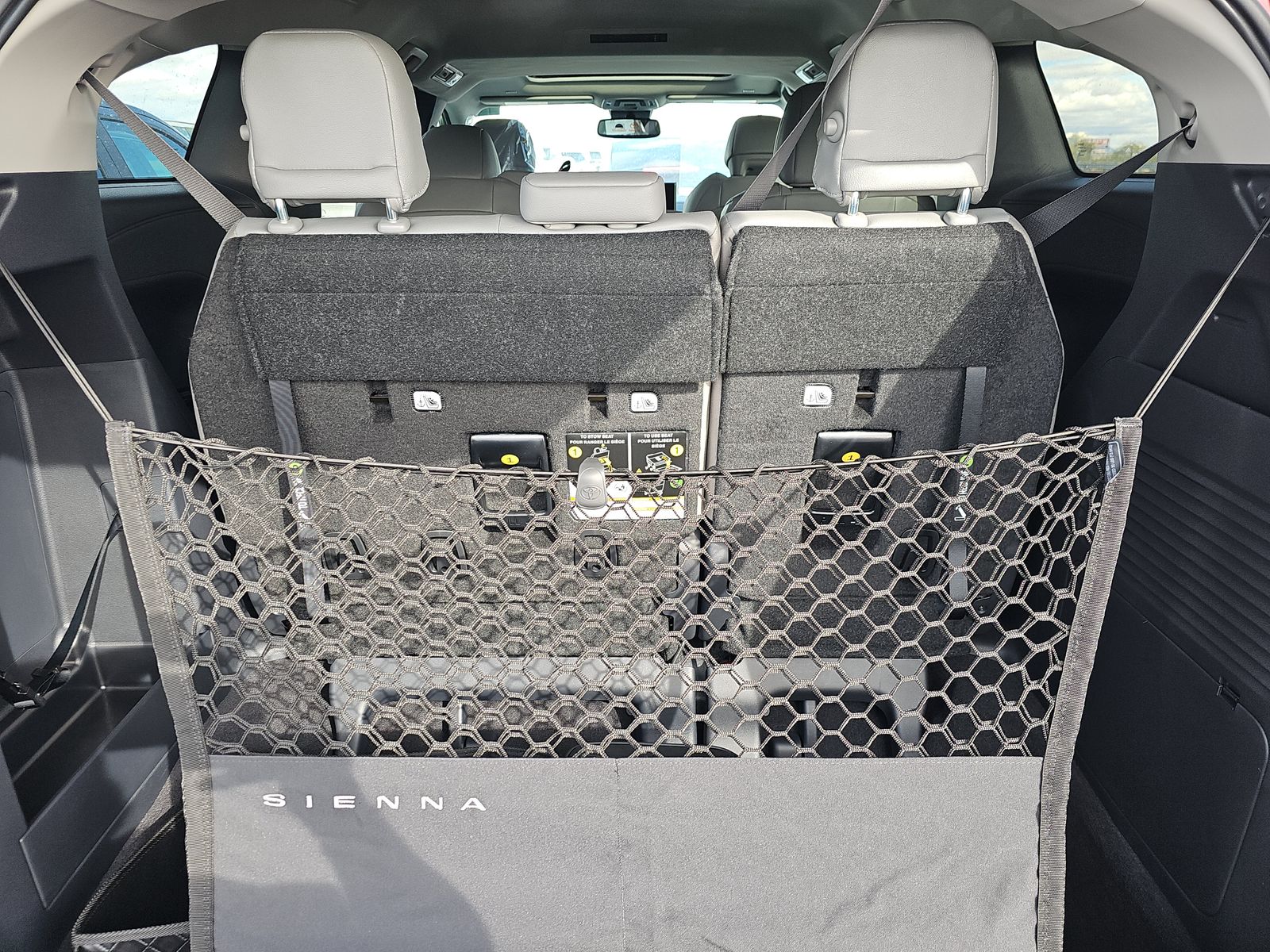 2025 Toyota Sienna XLE FWD