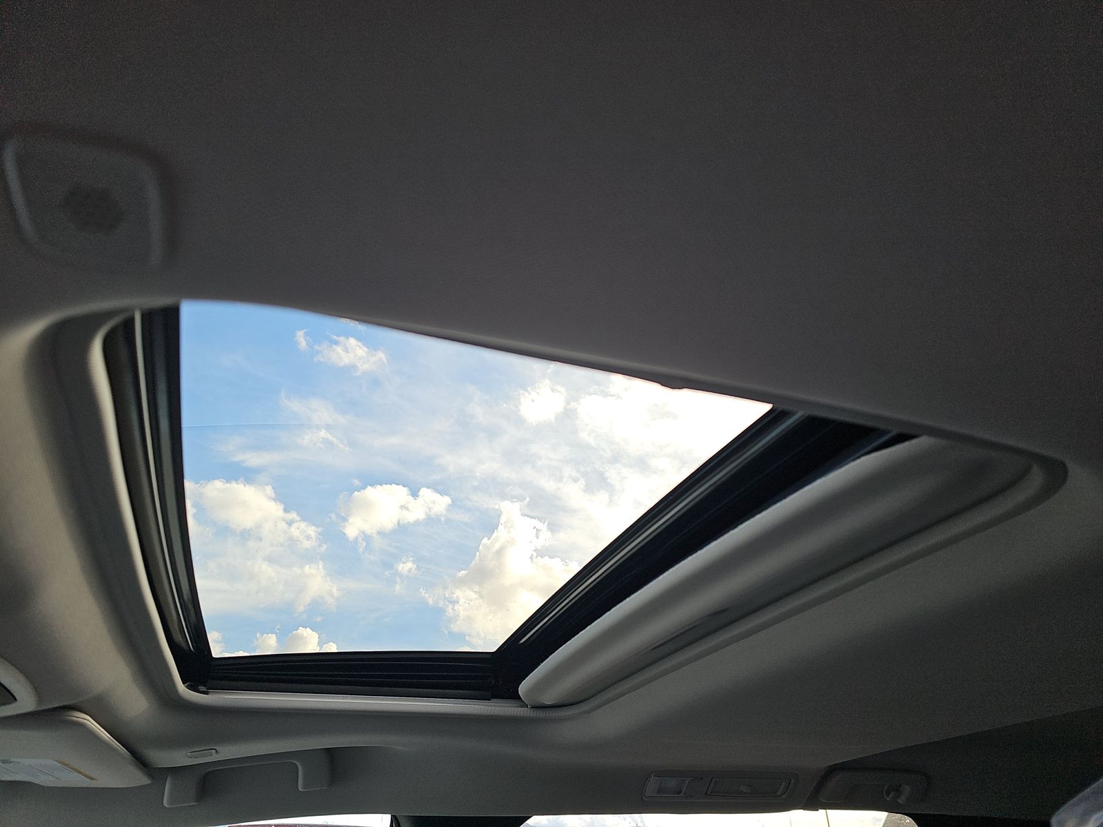 2025 Toyota Sienna XLE FWD