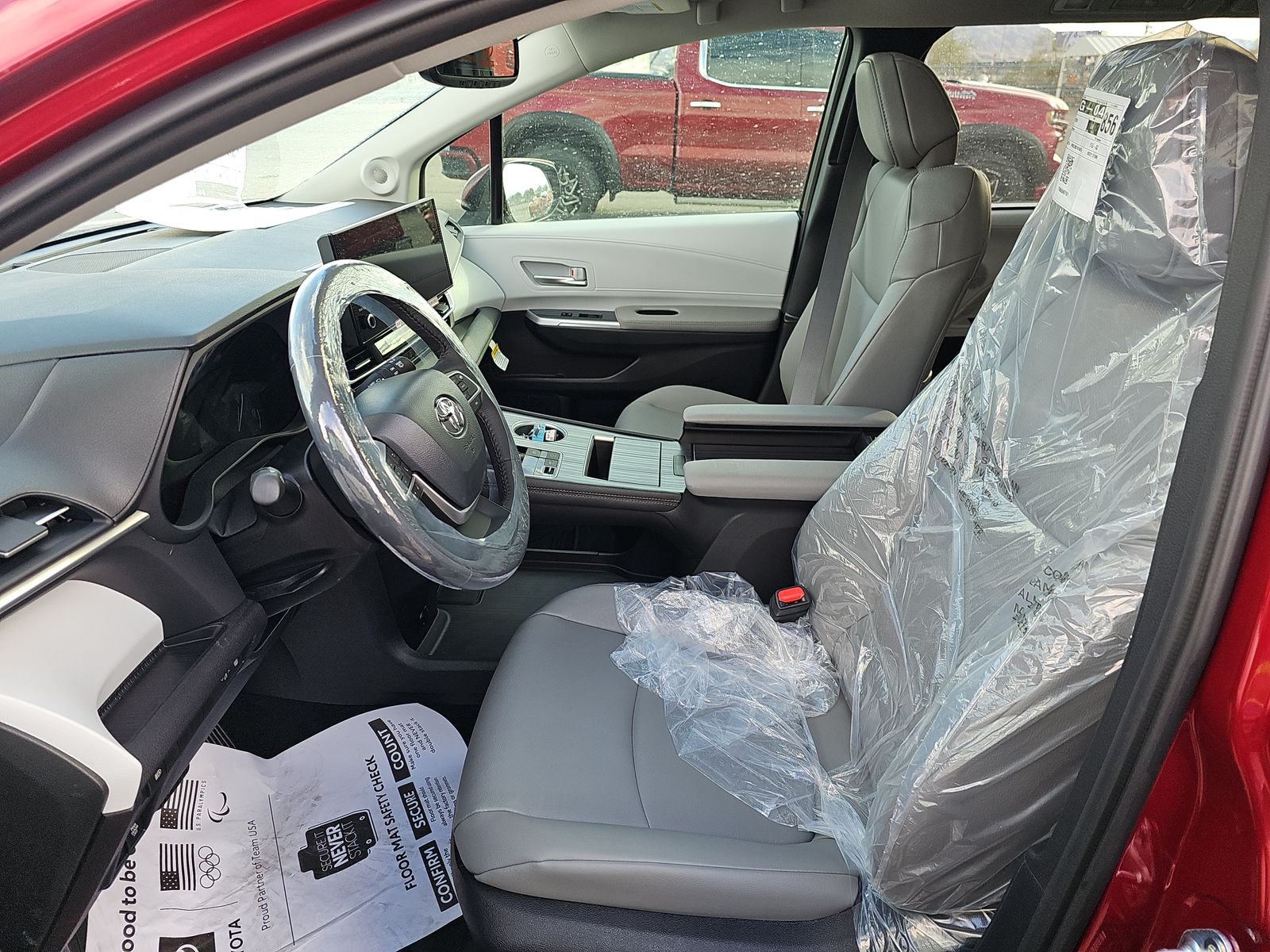 2025 Toyota Sienna XLE FWD