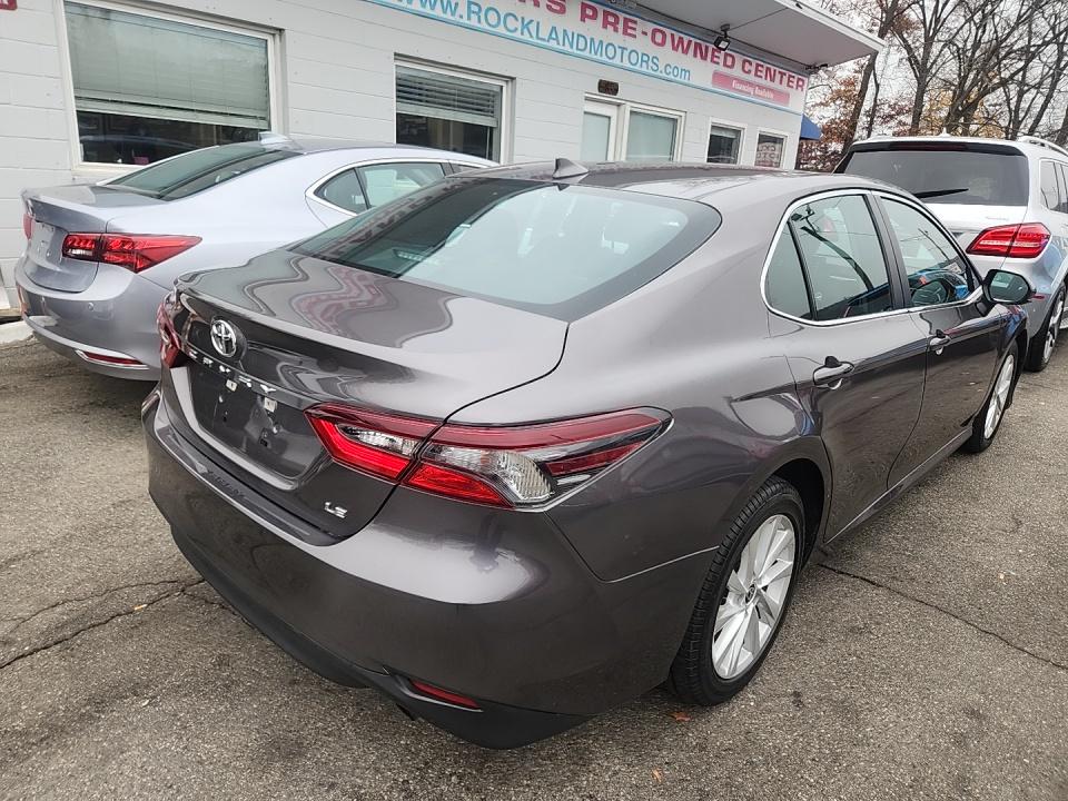 2022 Toyota Camry LE FWD