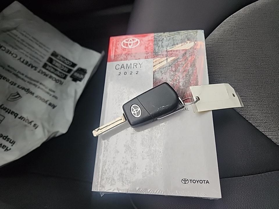 2022 Toyota Camry LE FWD