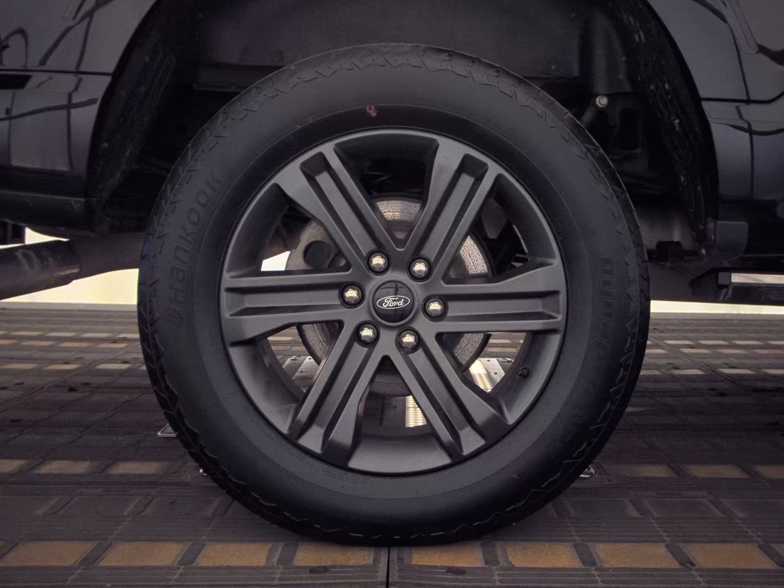 2023 Ford F-150 Hybrid Lariat AWD