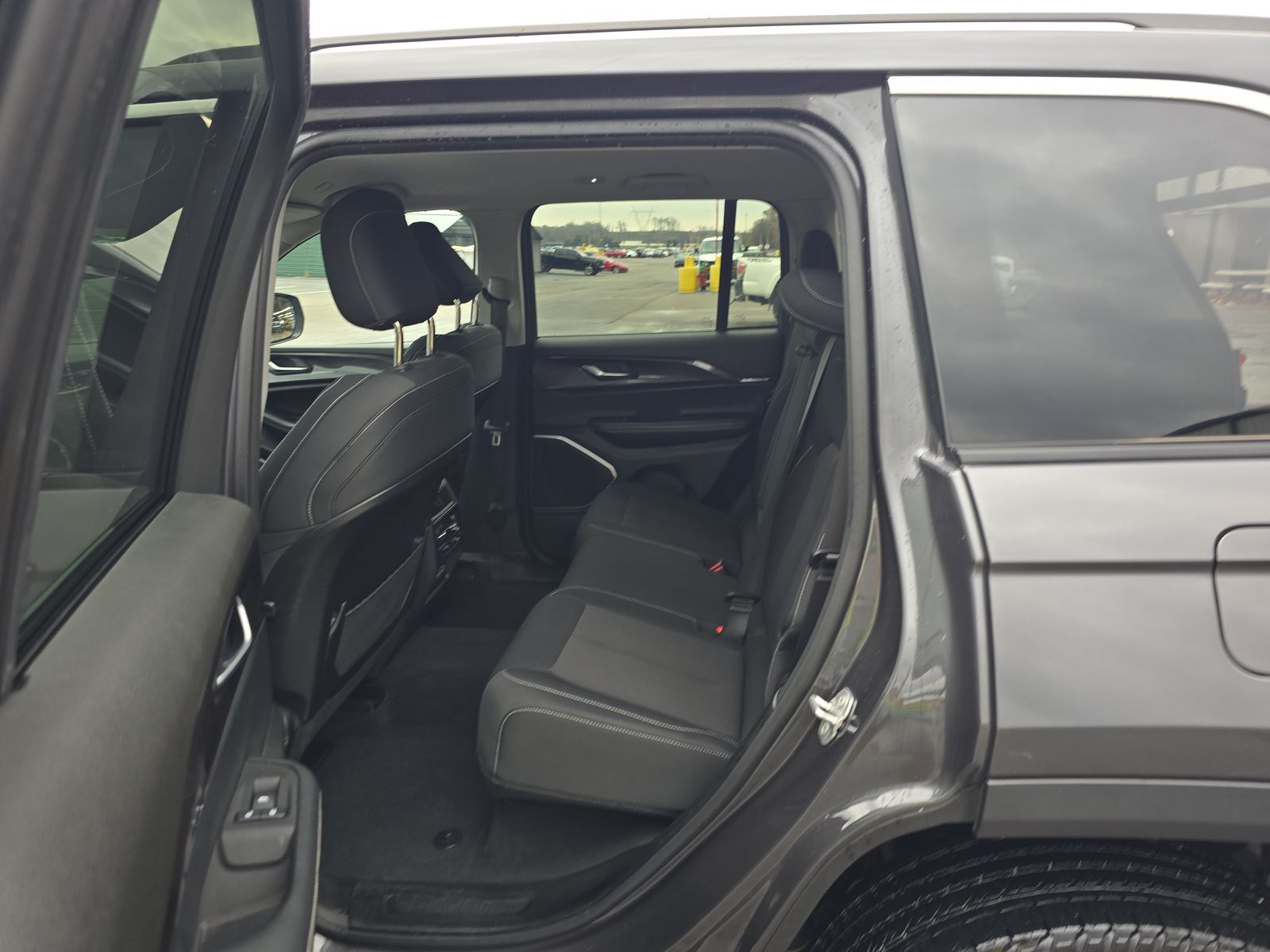 2022 Jeep Grand Cherokee Laredo AWD